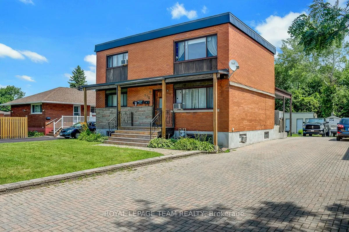 Photo 3 of Unit 3, 775 Trojan Avenue, Ottawa, Castle Heights/Rideau High — HOMEH