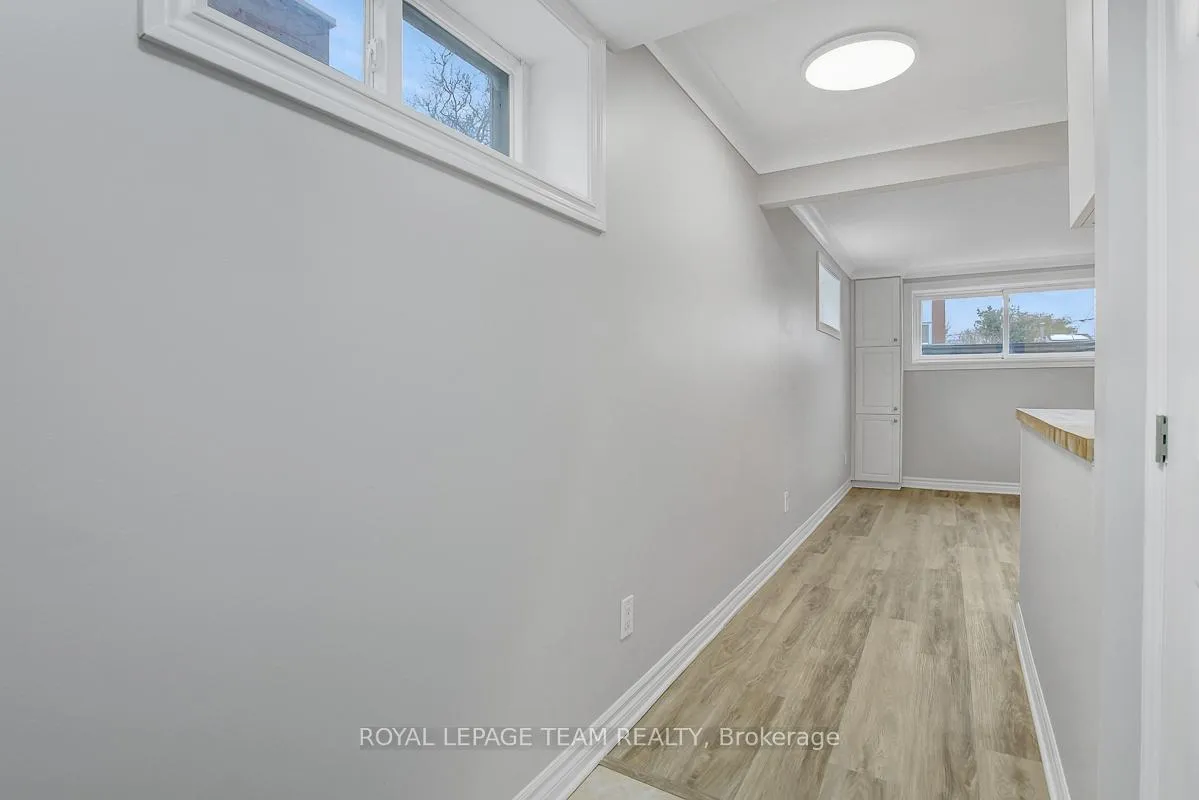 Photo 5 of Unit 3, 775 Trojan Avenue, Ottawa, Castle Heights/Rideau High — HOMEH