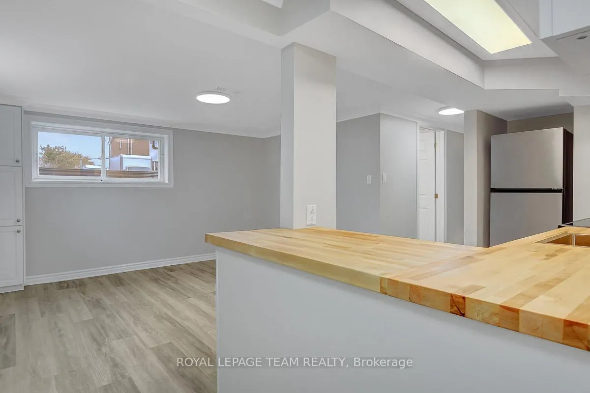 Photo 6 of Unit 3, 775 Trojan Avenue, Ottawa, Castle Heights/Rideau High — HOMEH