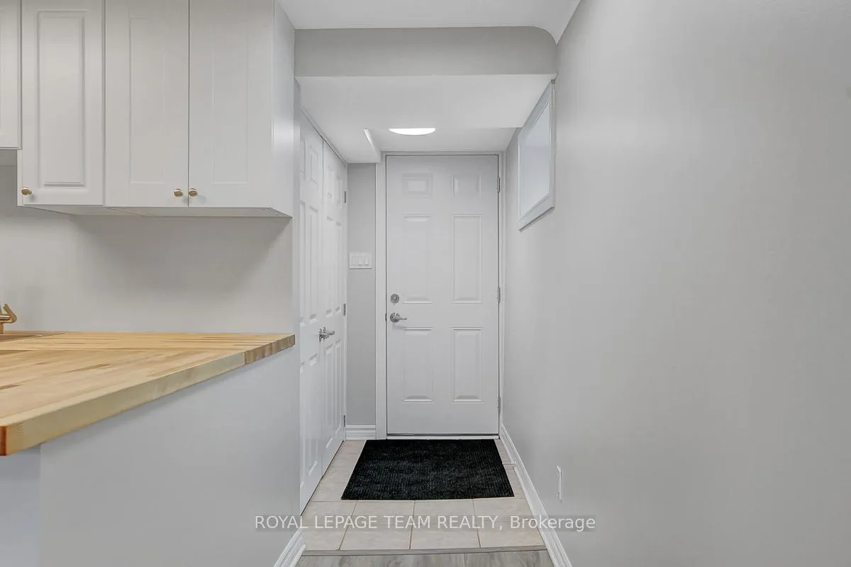 Photo 7 of Unit 3, 775 Trojan Avenue, Ottawa, Castle Heights/Rideau High — HOMEH