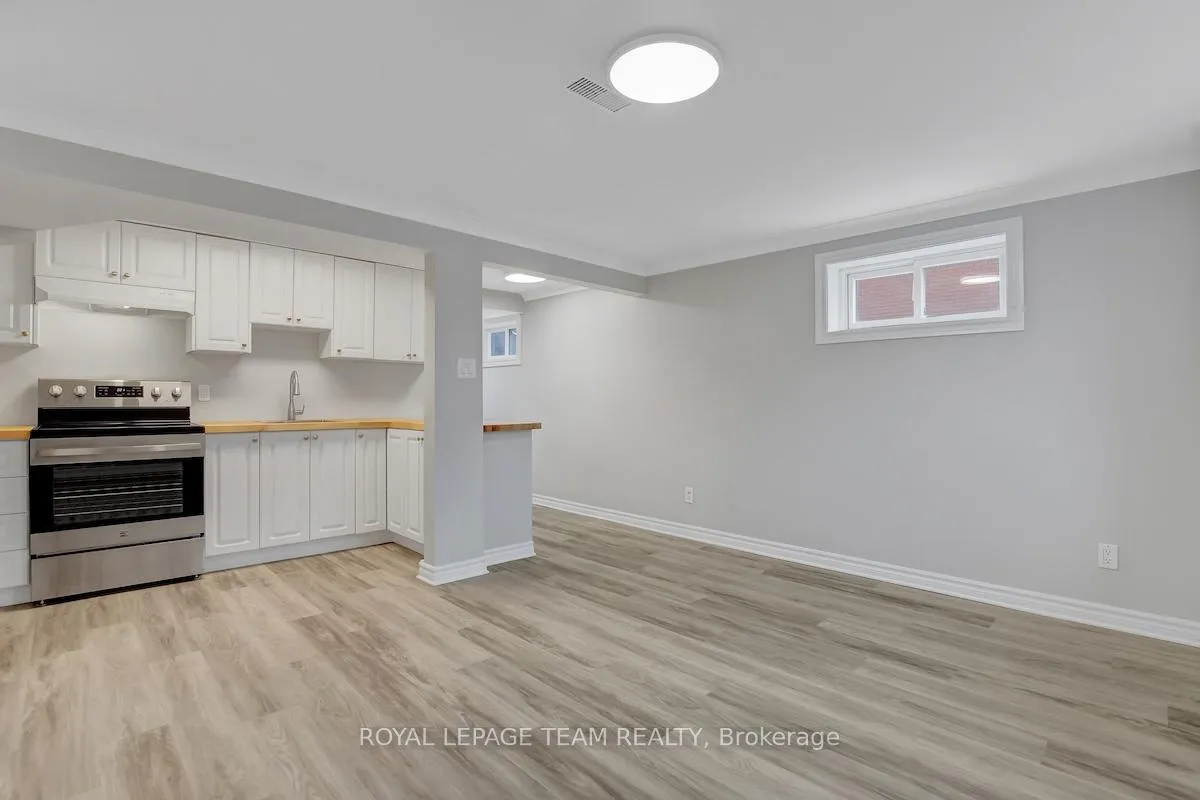 Photo 11 of Unit 3, 775 Trojan Avenue, Ottawa, Castle Heights/Rideau High — HOMEH