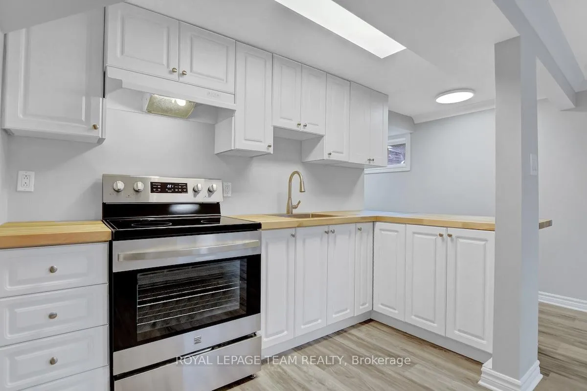 Photo 12 of Unit 3, 775 Trojan Avenue, Ottawa, Castle Heights/Rideau High — HOMEH