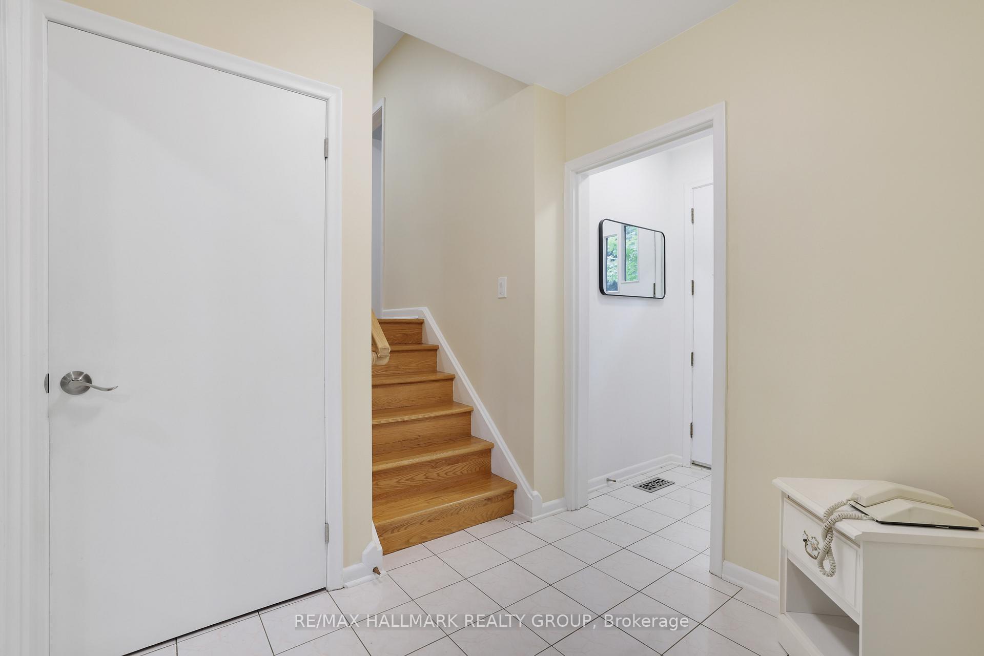 Photo 16 of 2412 Malone Crescent, Ottawa, Queensway Terrace South/Ridgeview — HOMEH