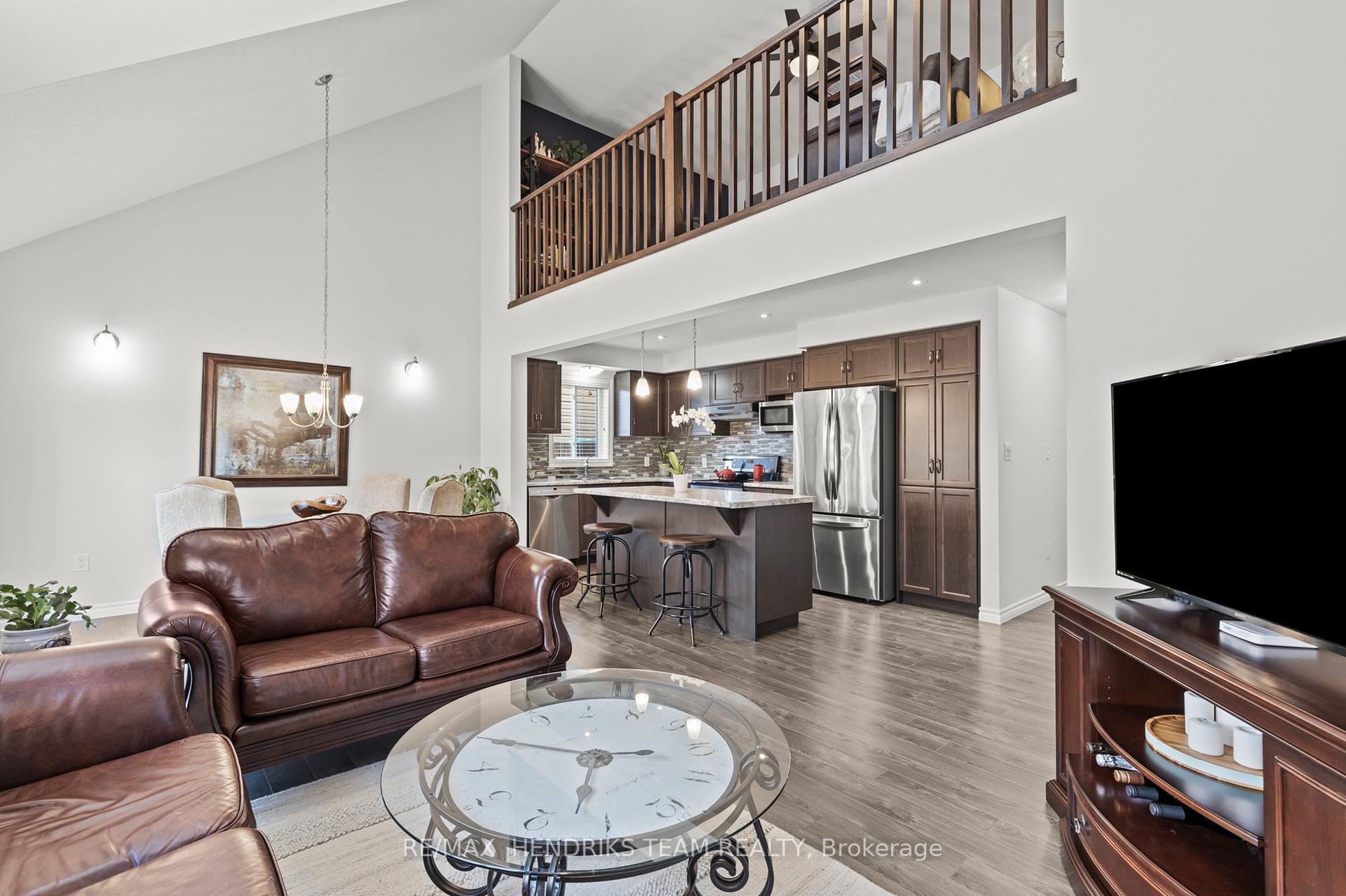 Photo 5 of 64 Abbott Place, Pelham, Fonthill — HOMEH