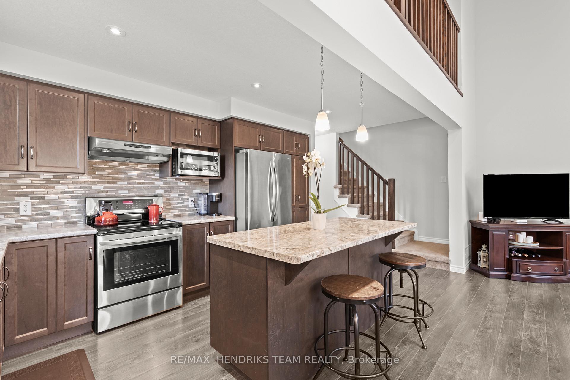 Photo 9 of 64 Abbott Place, Pelham, Fonthill — HOMEH