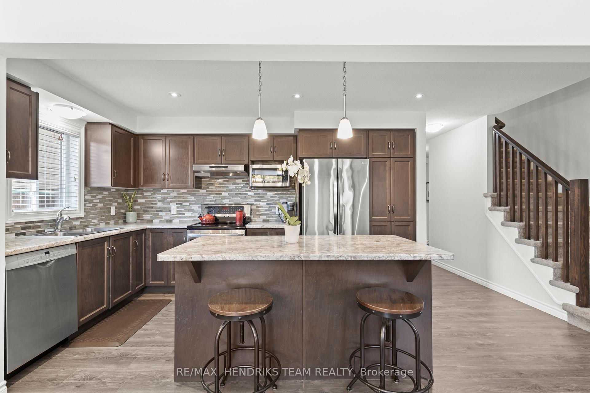 Photo 11 of 64 Abbott Place, Pelham, Fonthill — HOMEH