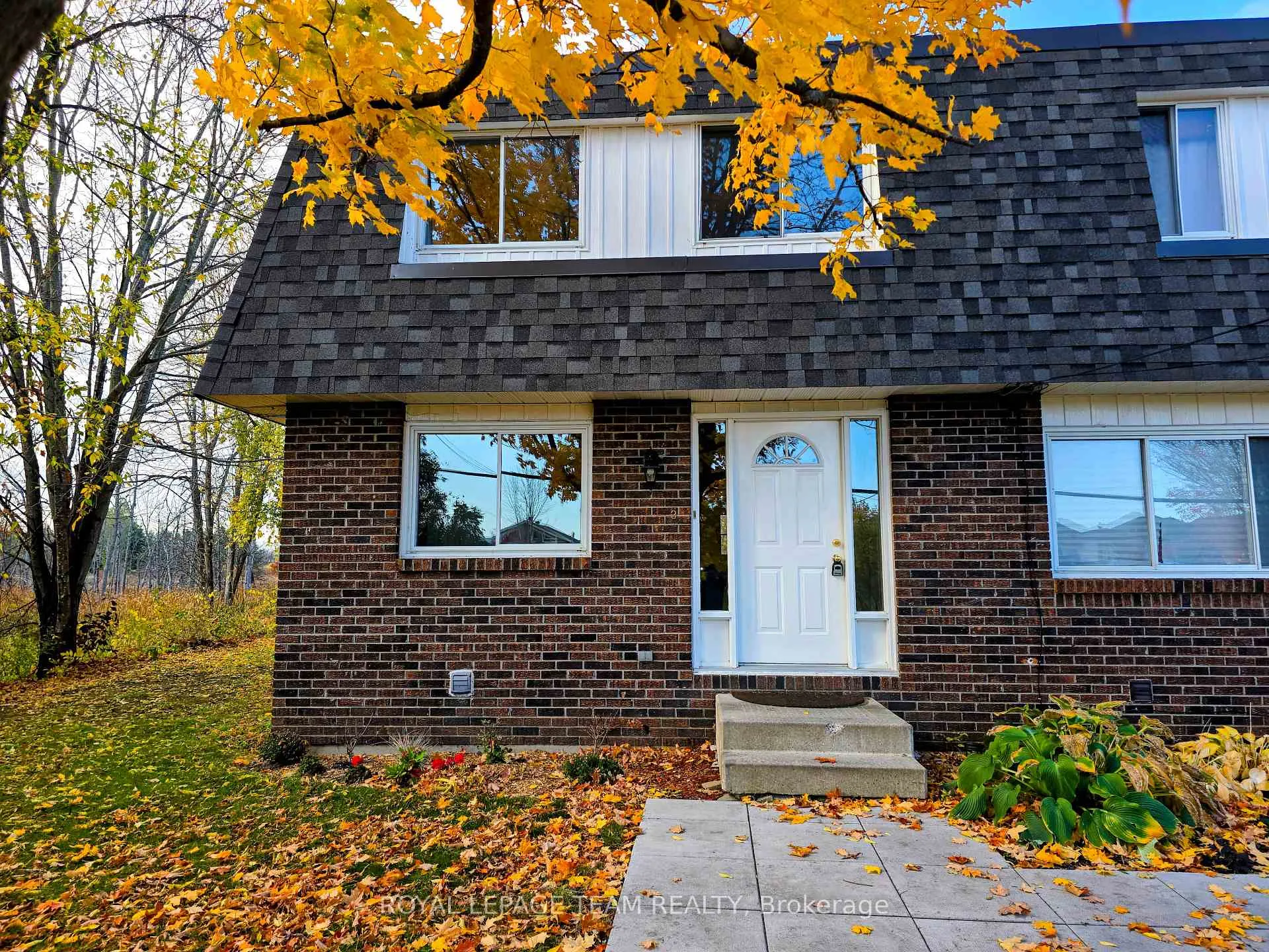Front of Unit 3, 2515 River Road