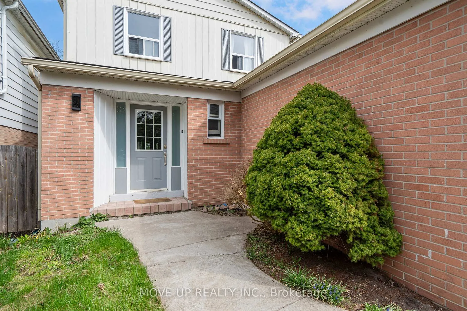 Photo 3 of 785 Pam Crescent, Newmarket, Huron Heights-Leslie Valley — HOMEH