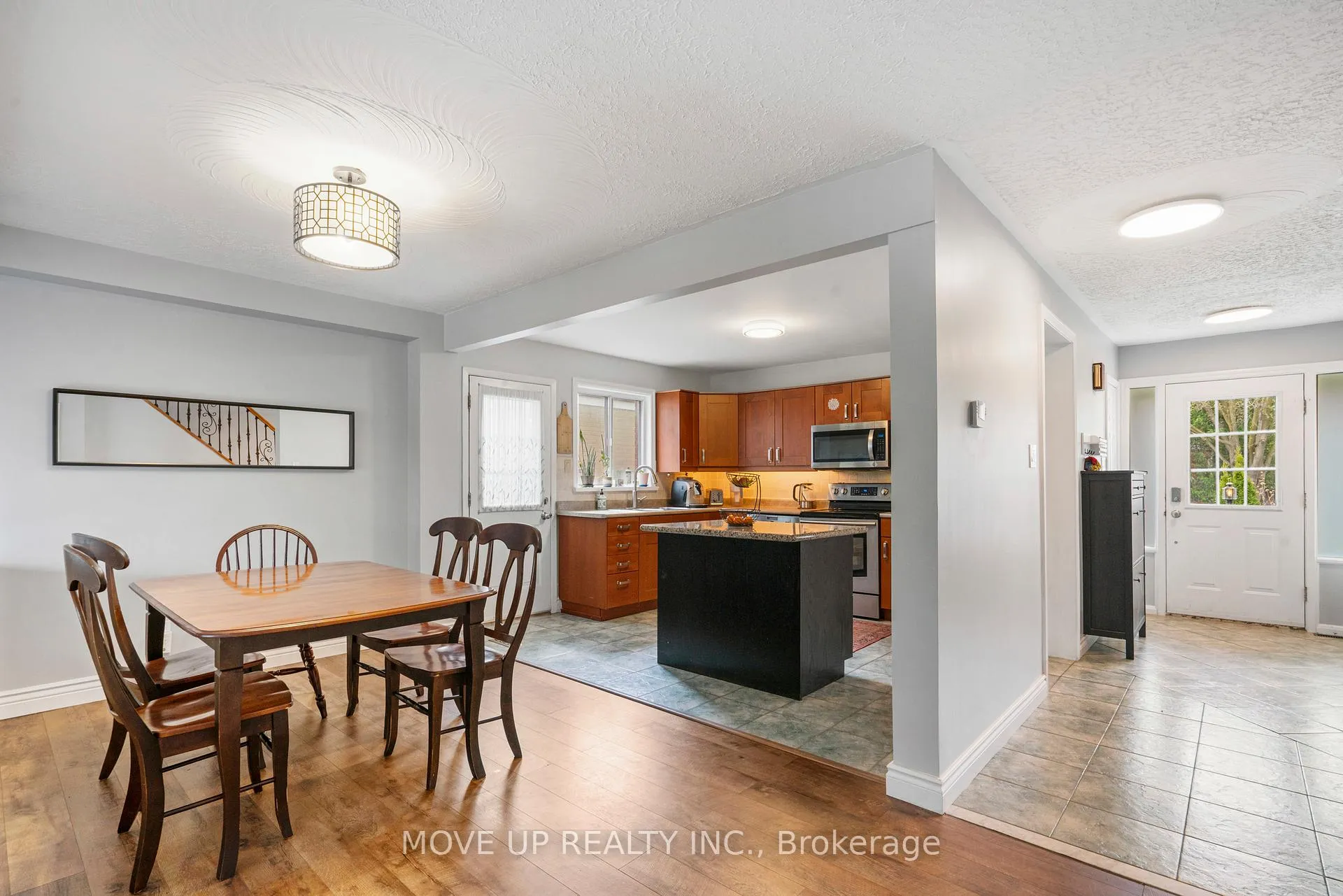 Photo 7 of 785 Pam Crescent, Newmarket, Huron Heights-Leslie Valley — HOMEH