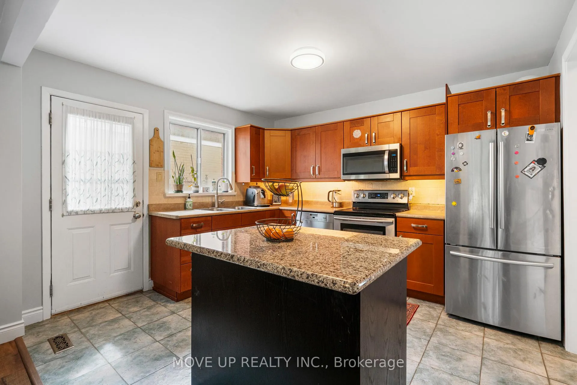 Photo 9 of 785 Pam Crescent, Newmarket, Huron Heights-Leslie Valley — HOMEH