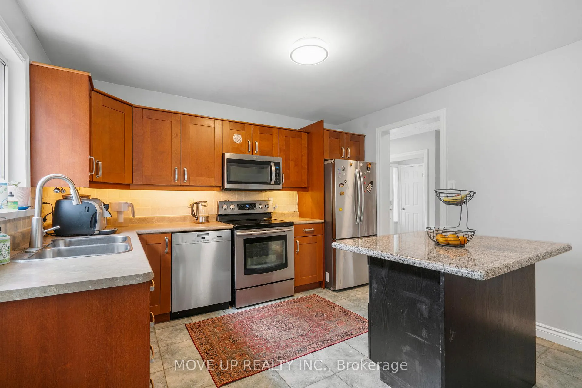Photo 10 of 785 Pam Crescent, Newmarket, Huron Heights-Leslie Valley — HOMEH