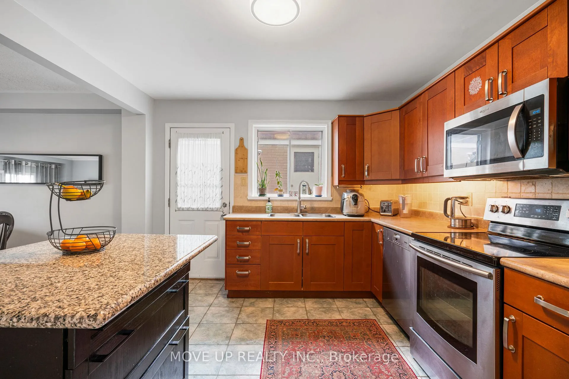 Photo 11 of 785 Pam Crescent, Newmarket, Huron Heights-Leslie Valley — HOMEH