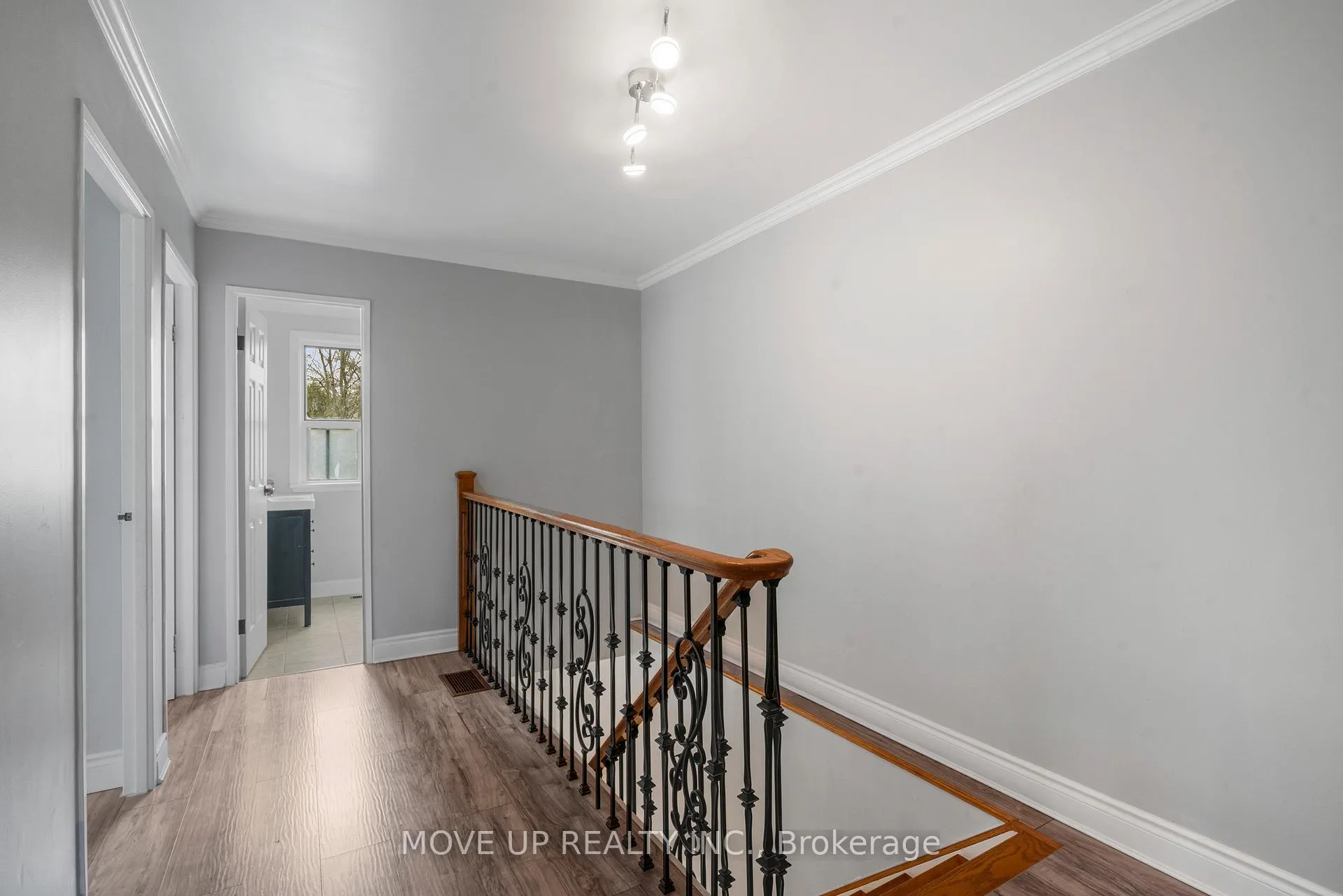 Photo 17 of 785 Pam Crescent, Newmarket, Huron Heights-Leslie Valley — HOMEH