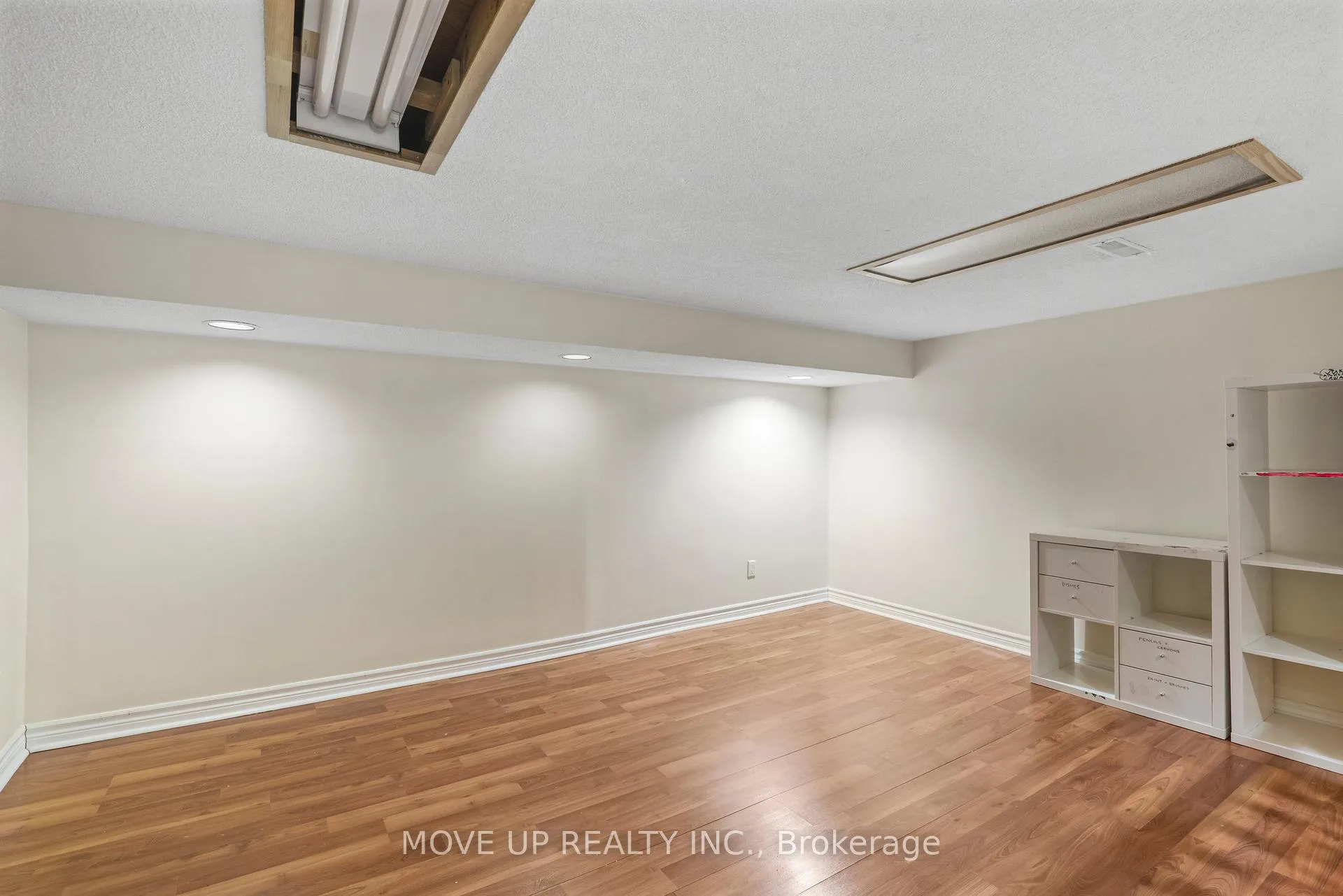 Photo 24 of 785 Pam Crescent, Newmarket, Huron Heights-Leslie Valley — HOMEH