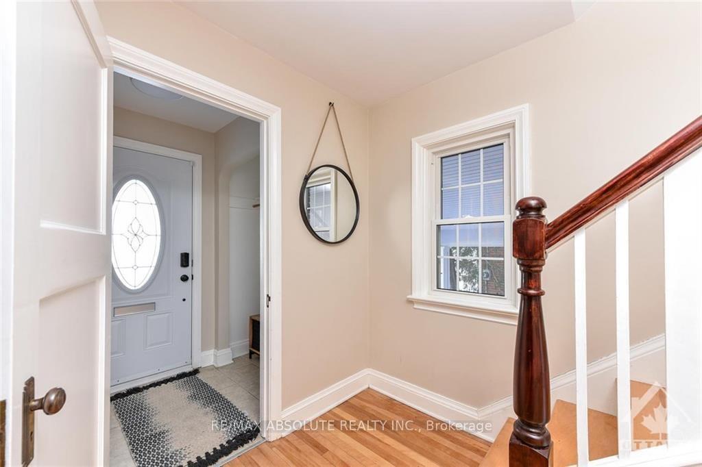 Photo 2 of 118 Ivy Crescent, Ottawa, Lindenlea — HOMEH