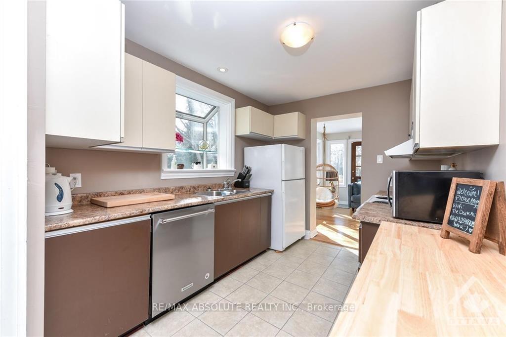 Photo 8 of 118 Ivy Crescent, Ottawa, Lindenlea — HOMEH