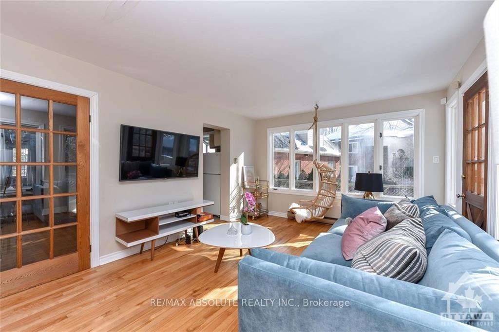 Photo 12 of 118 Ivy Crescent, Ottawa, Lindenlea — HOMEH