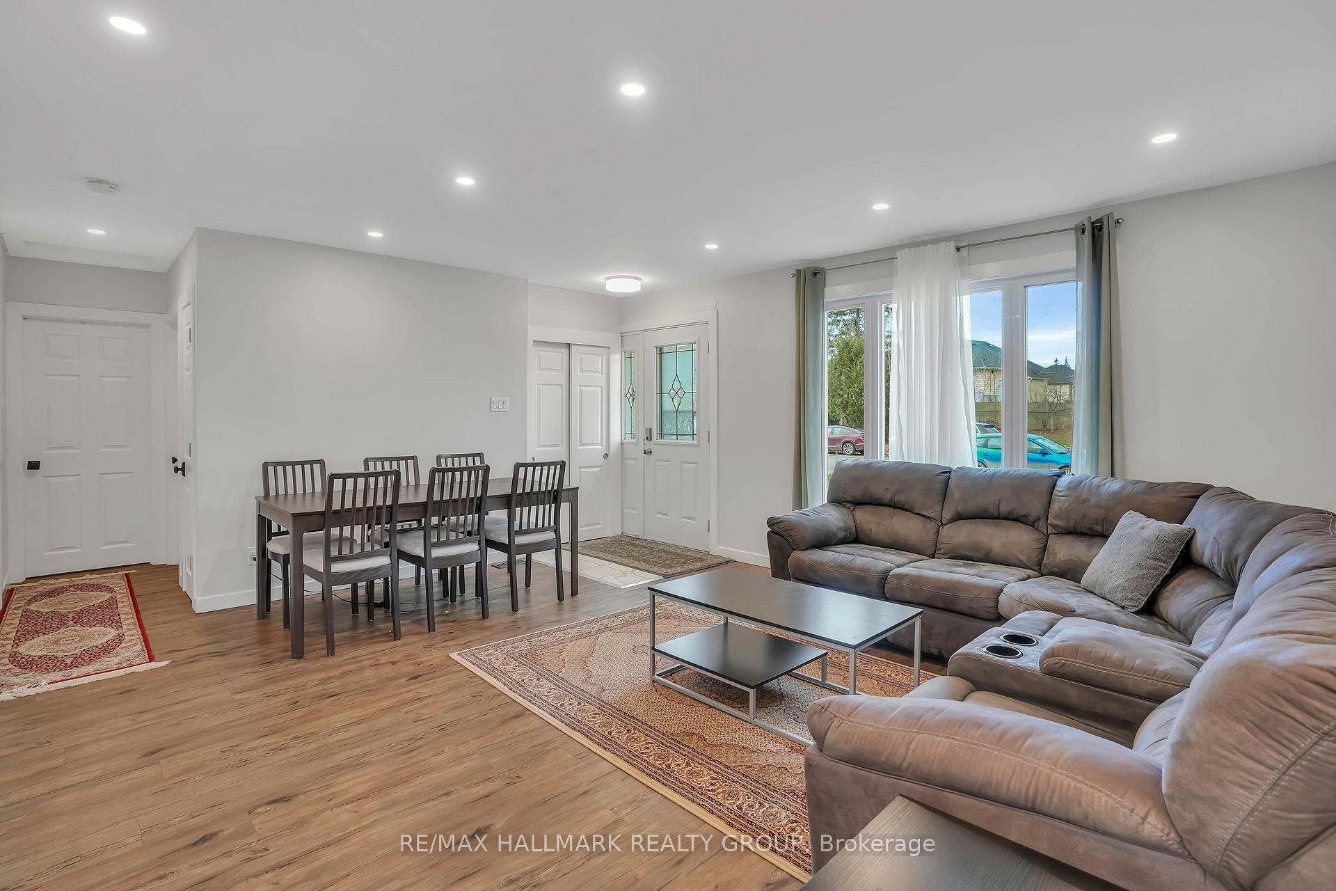Photo 6 of 2518 Thorson Avenue, Ottawa, Queensway Terrace South/Ridgeview — HOMEH