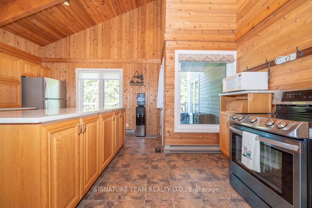 Photo 20 of 811 Violet Lane, North Algona Wilberforce, North Algona/Wilberforce Twp — HOMEH