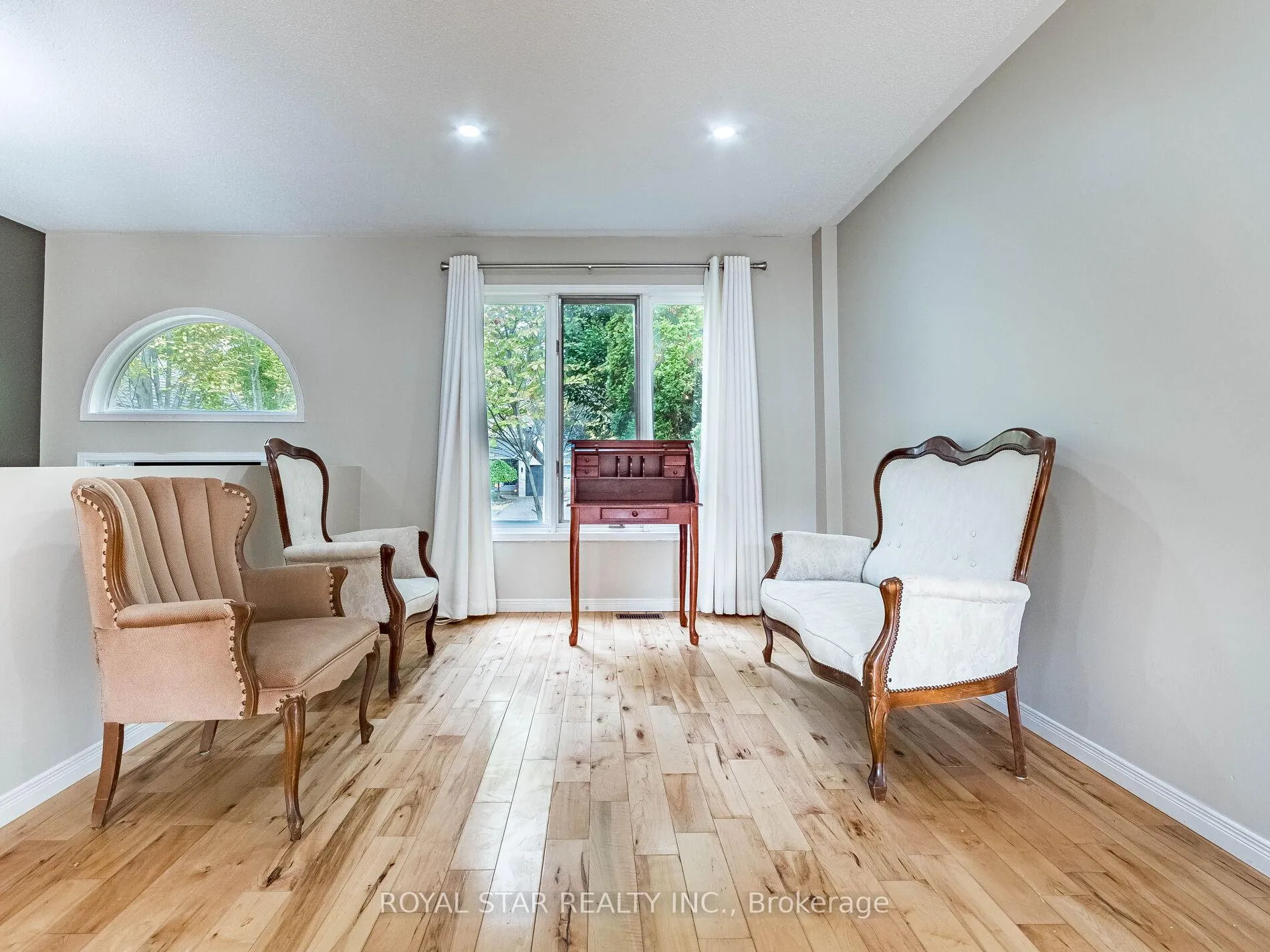 Photo 11 of 18 Woodside Square, Pelham, Fonthill — HOMEH