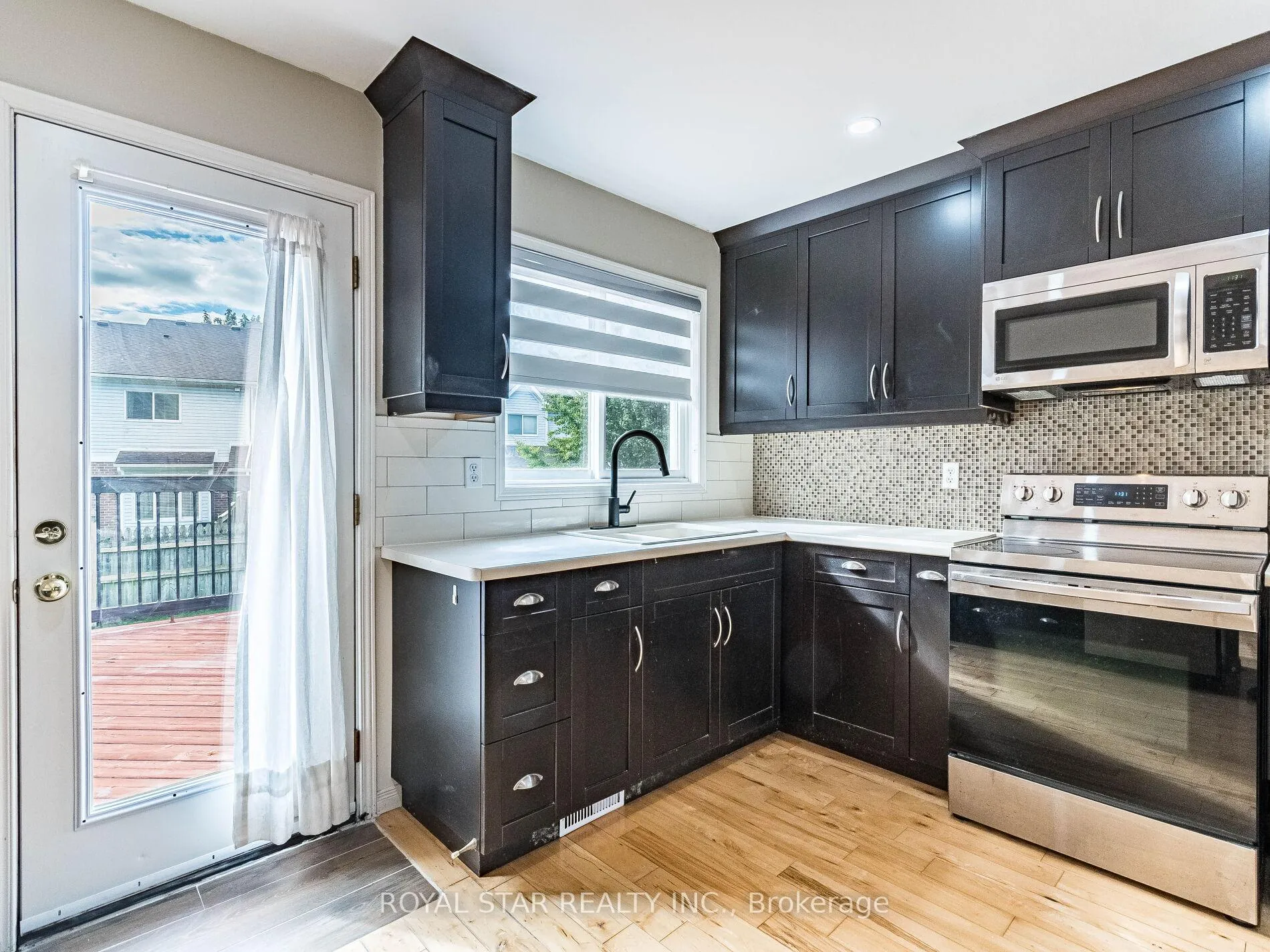 Photo 14 of 18 Woodside Square, Pelham, Fonthill — HOMEH