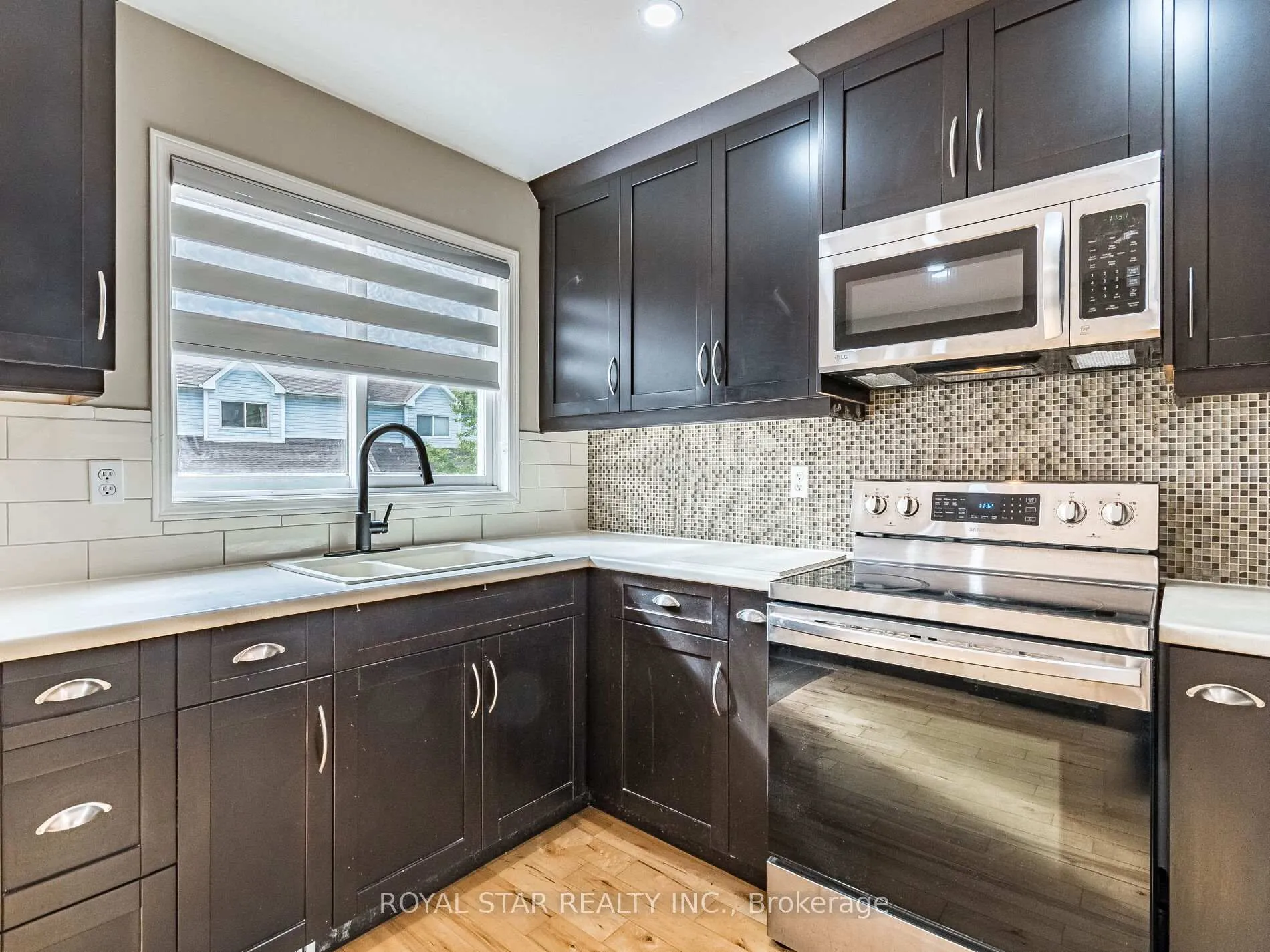 Photo 16 of 18 Woodside Square, Pelham, Fonthill — HOMEH