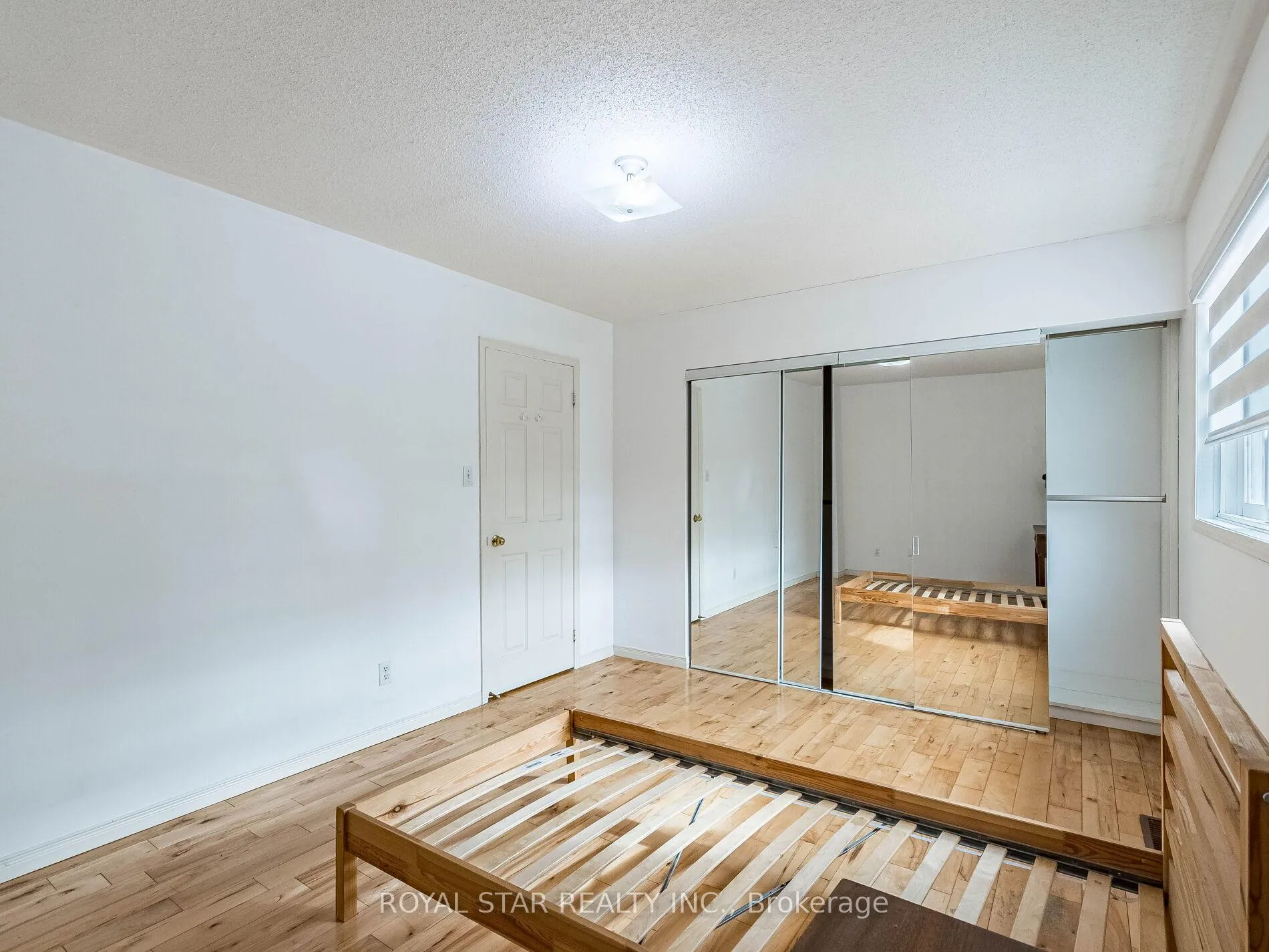 Photo 22 of 18 Woodside Square, Pelham, Fonthill — HOMEH