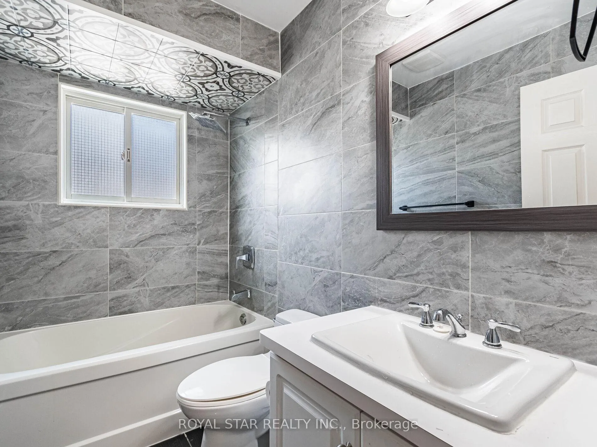 Photo 23 of 18 Woodside Square, Pelham, Fonthill — HOMEH