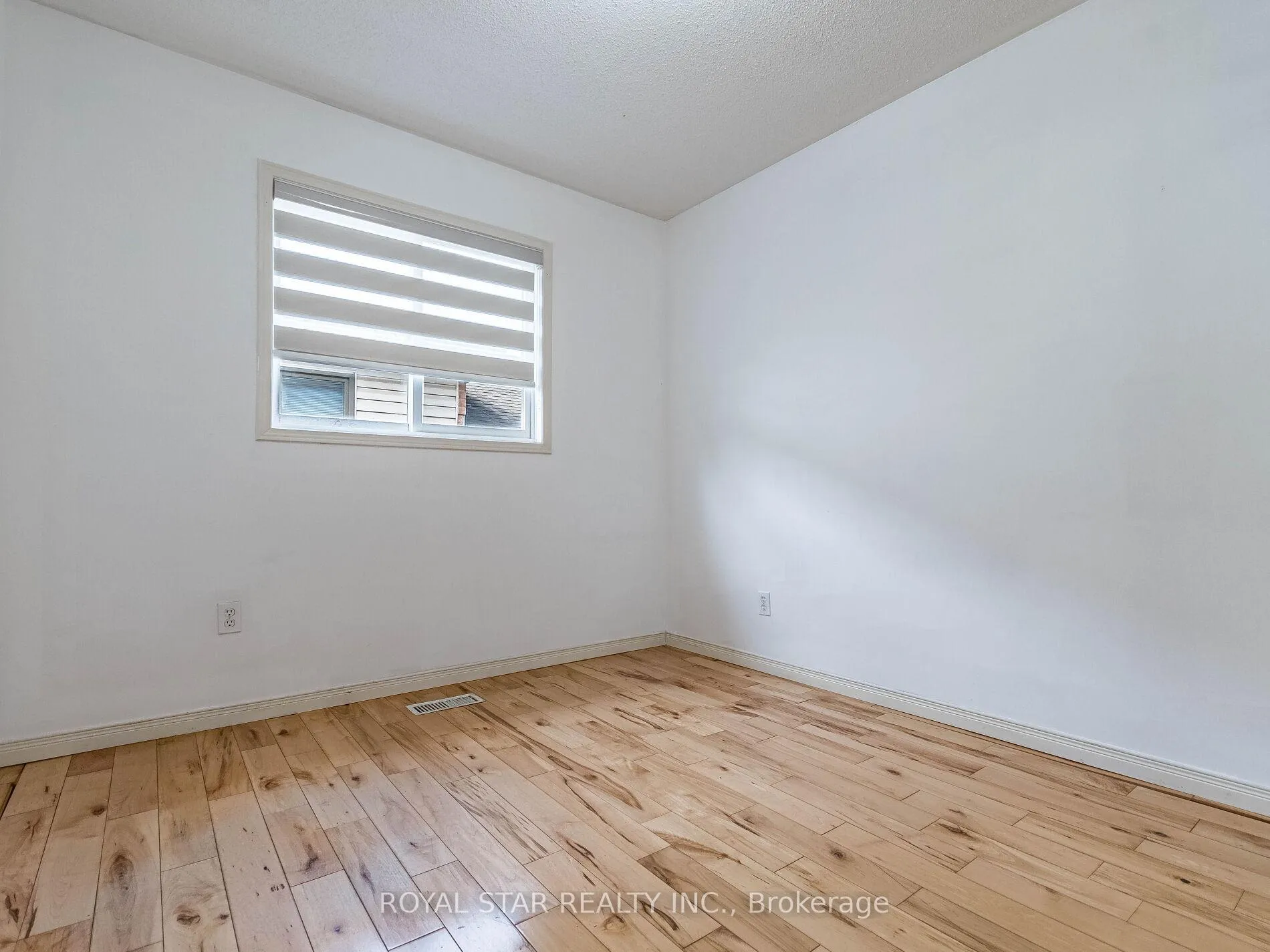 Photo 26 of 18 Woodside Square, Pelham, Fonthill — HOMEH