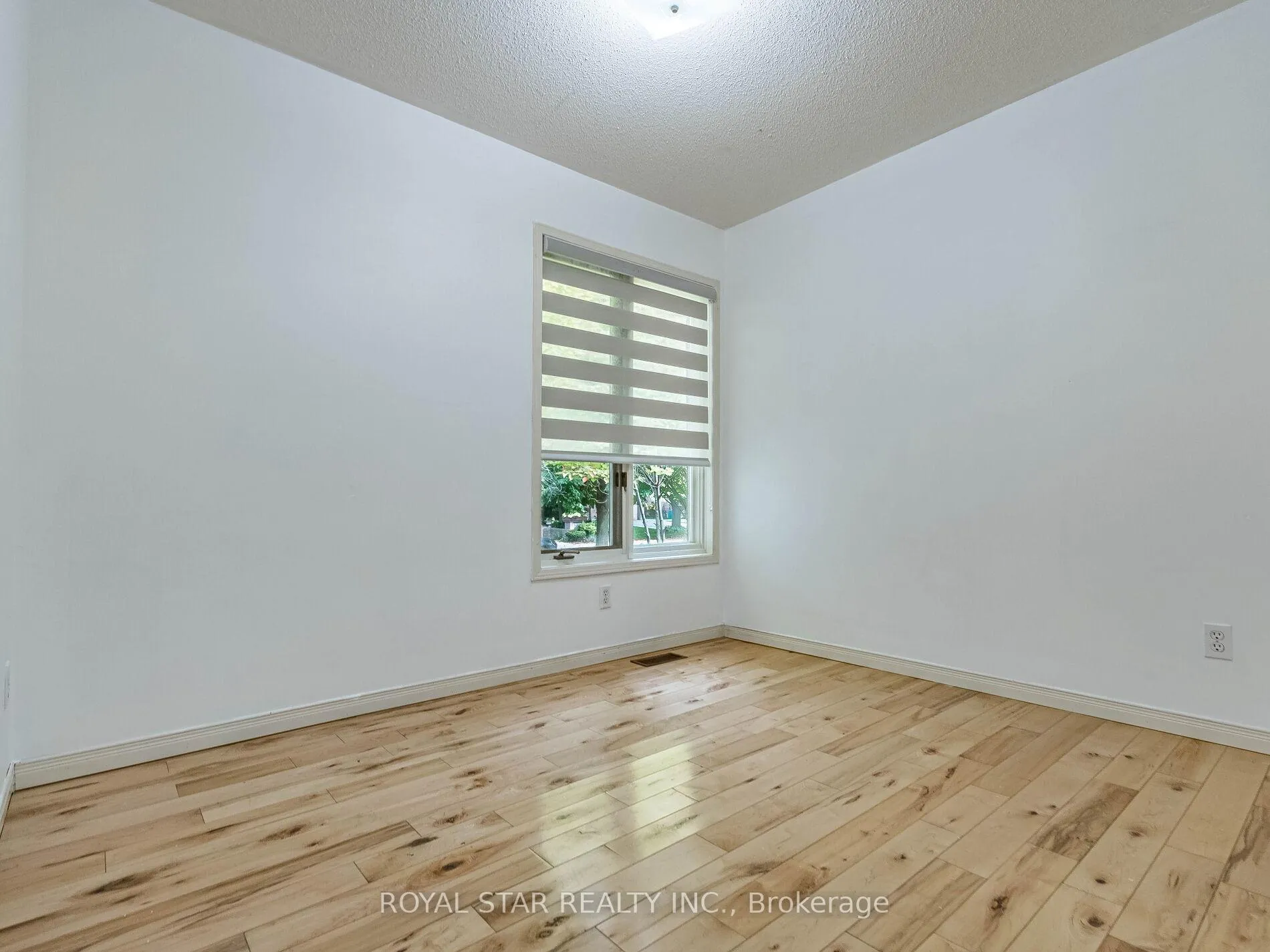 Photo 27 of 18 Woodside Square, Pelham, Fonthill — HOMEH
