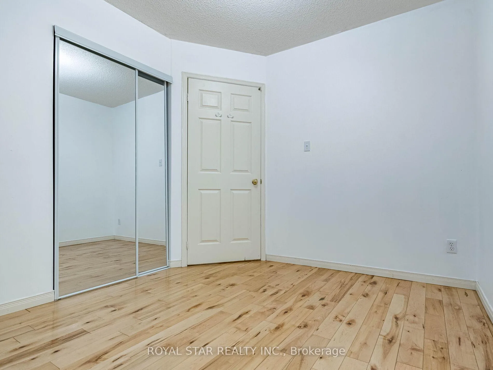 Photo 28 of 18 Woodside Square, Pelham, Fonthill — HOMEH