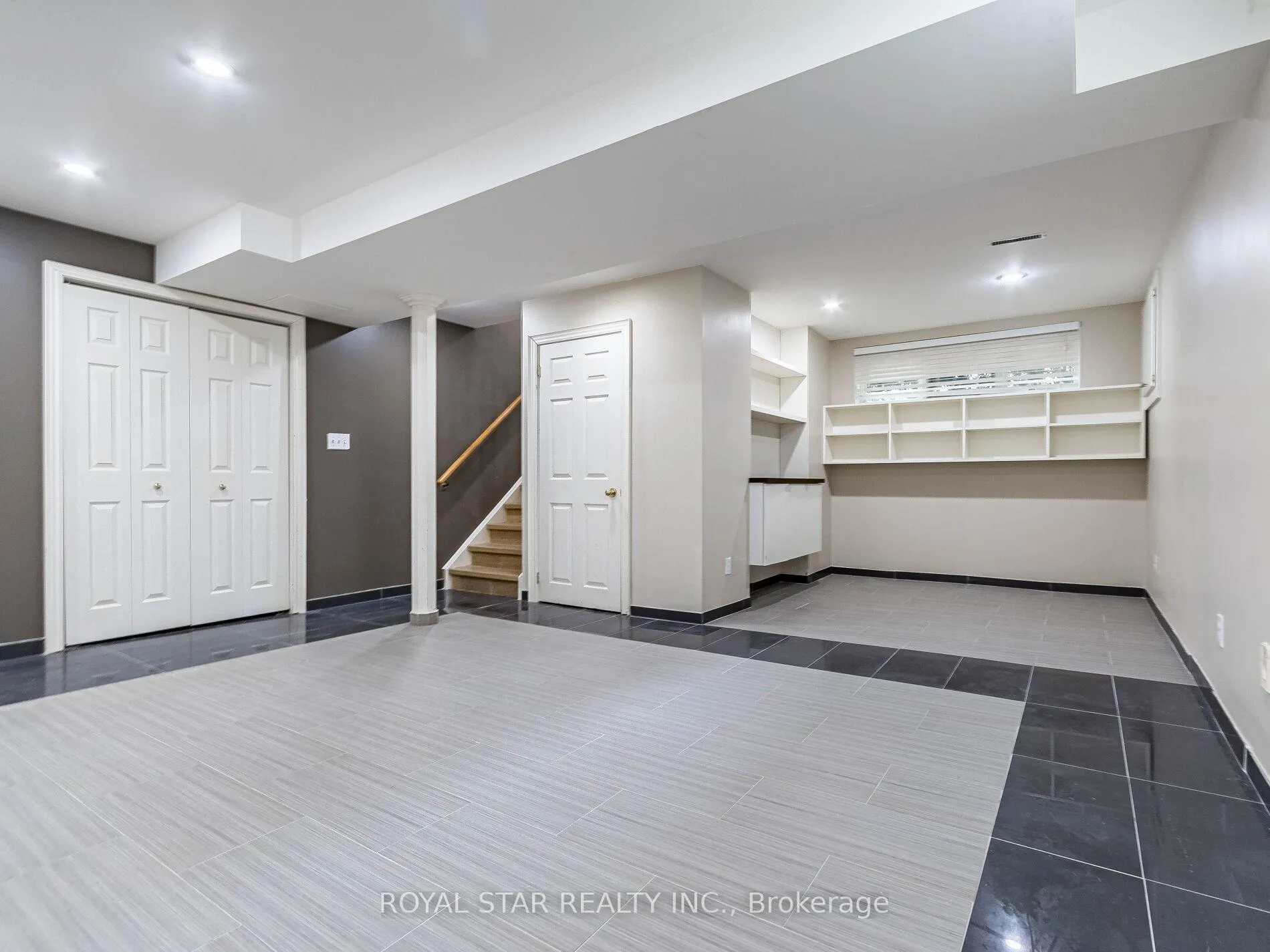 Photo 30 of 18 Woodside Square, Pelham, Fonthill — HOMEH