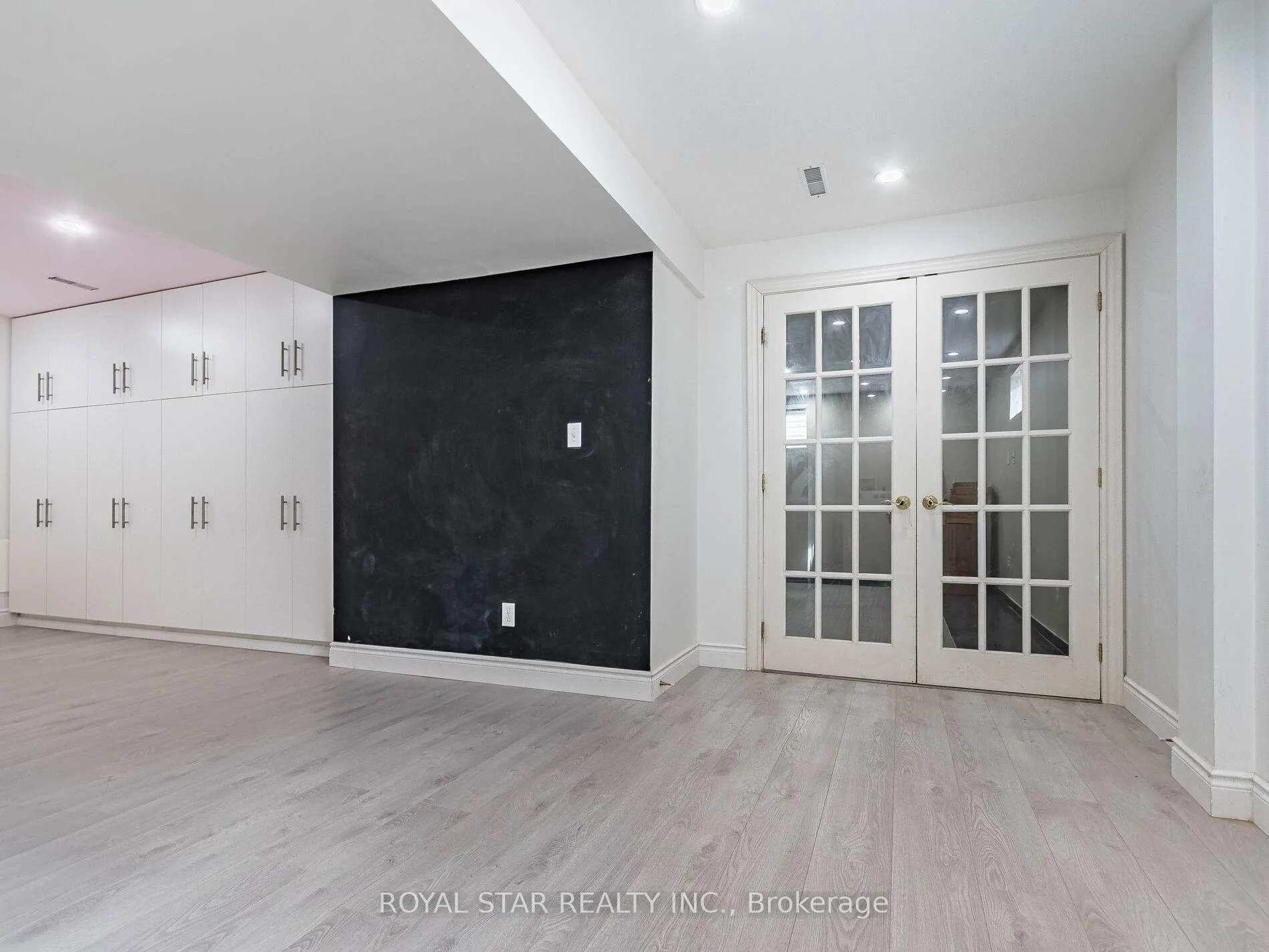Photo 36 of 18 Woodside Square, Pelham, Fonthill — HOMEH