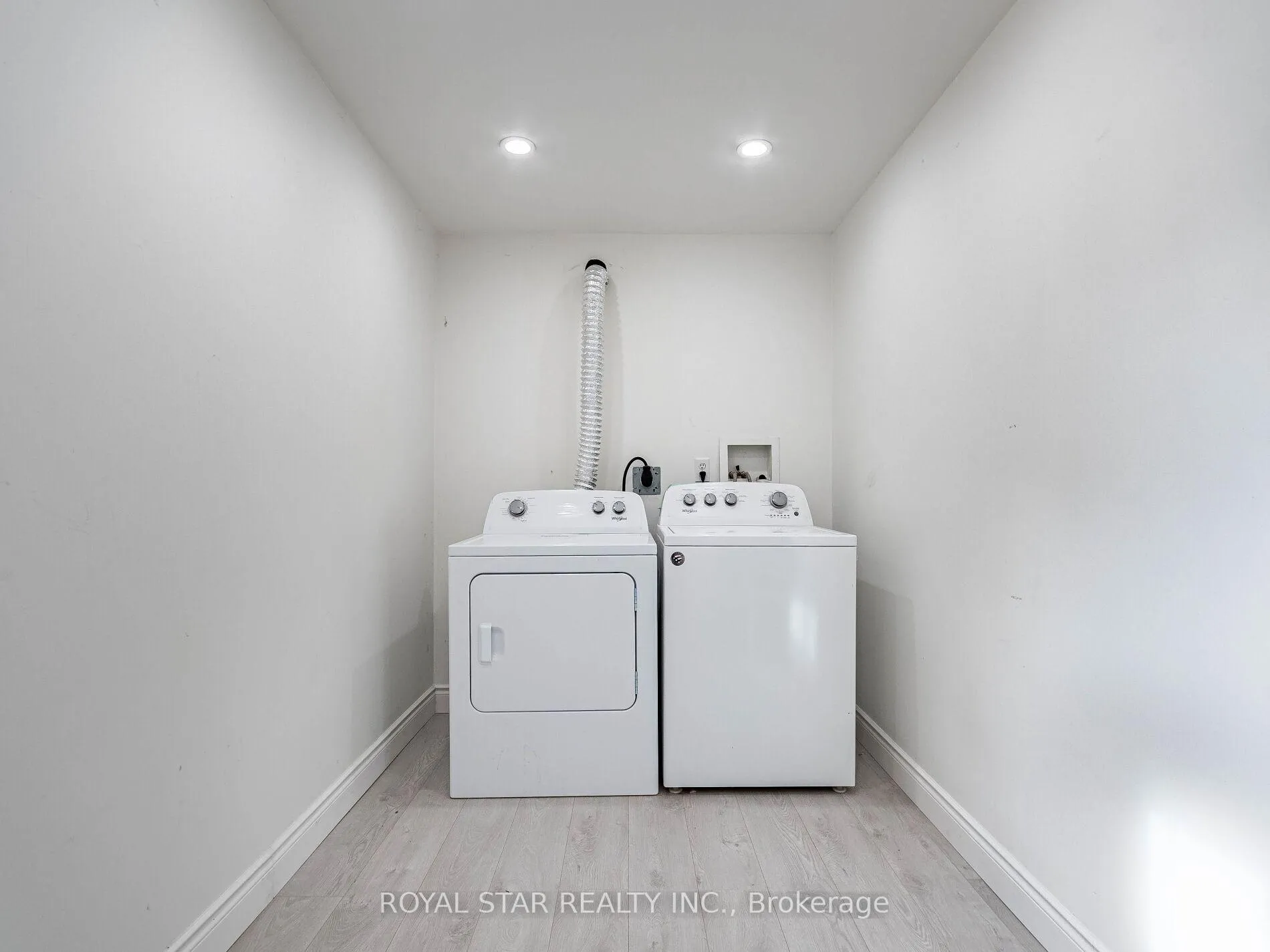 Photo 37 of 18 Woodside Square, Pelham, Fonthill — HOMEH