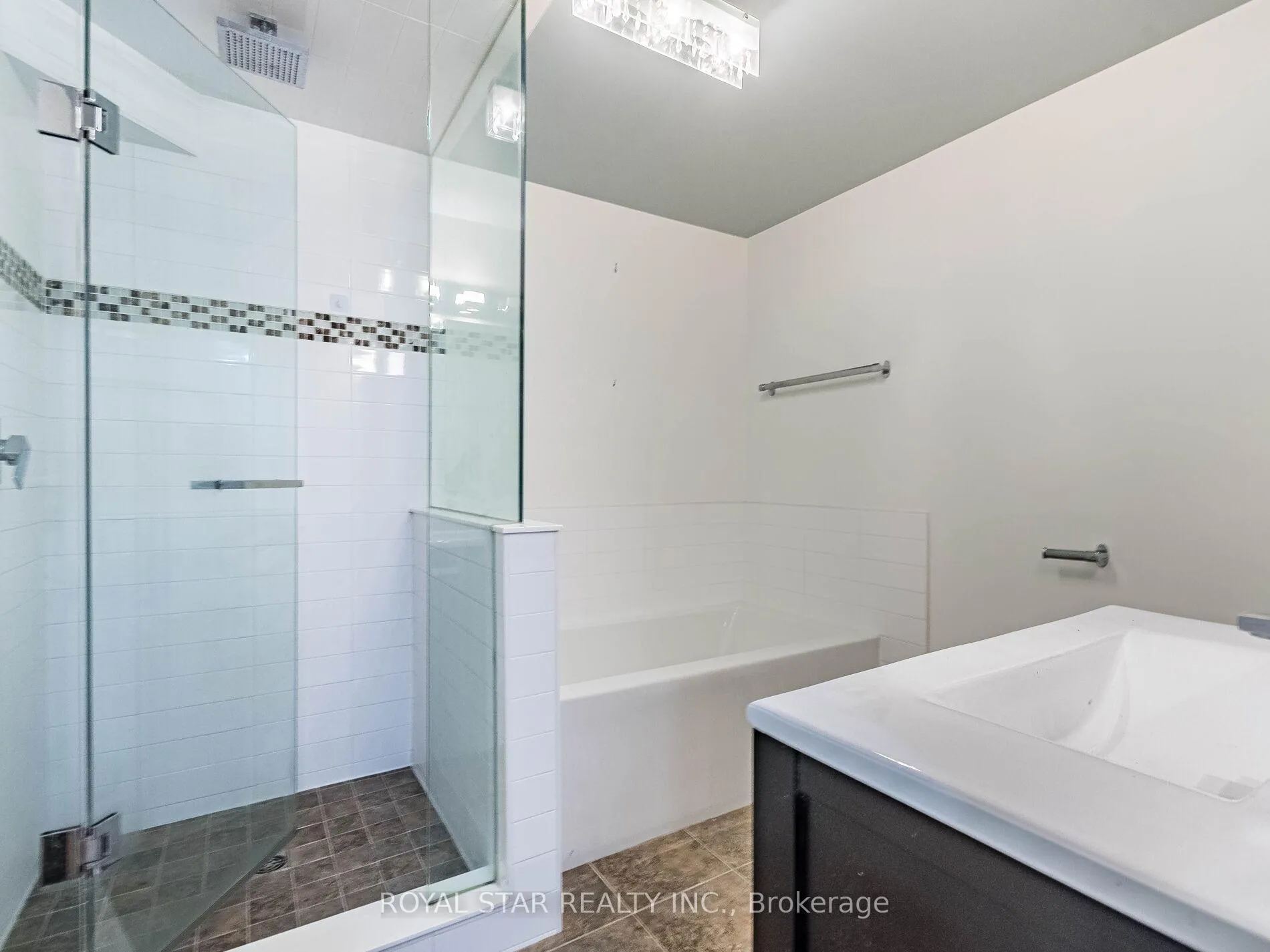 Photo 38 of 18 Woodside Square, Pelham, Fonthill — HOMEH