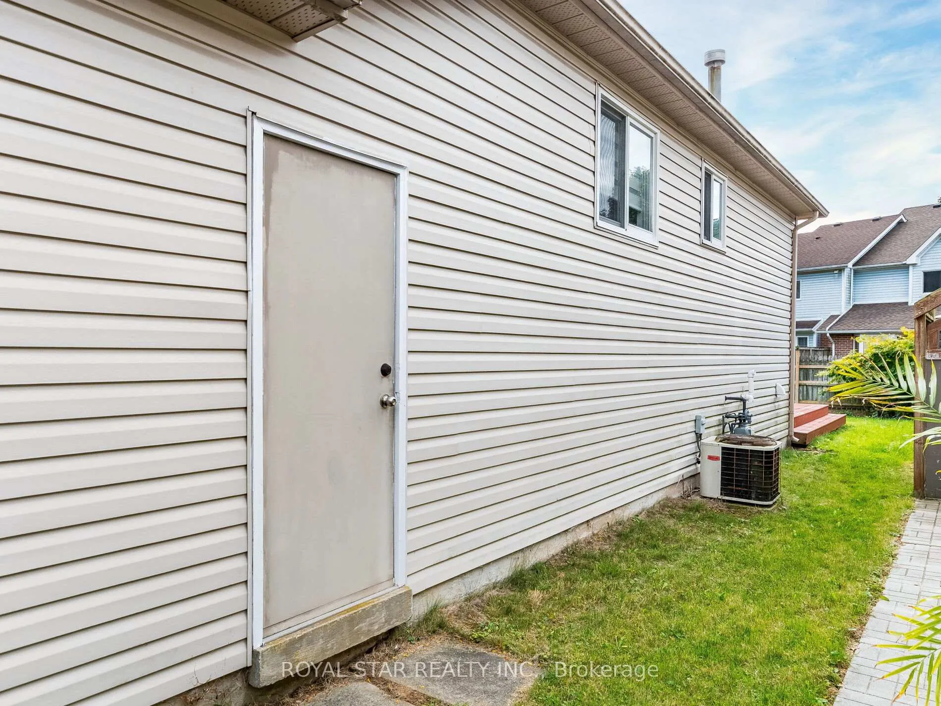 Photo 43 of 18 Woodside Square, Pelham, Fonthill — HOMEH