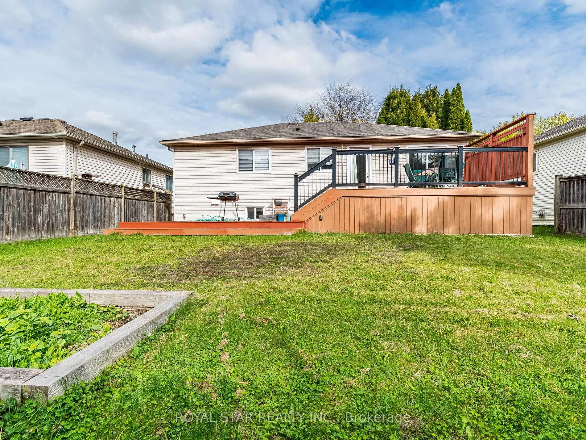 Photo 45 of 18 Woodside Square, Pelham, Fonthill — HOMEH