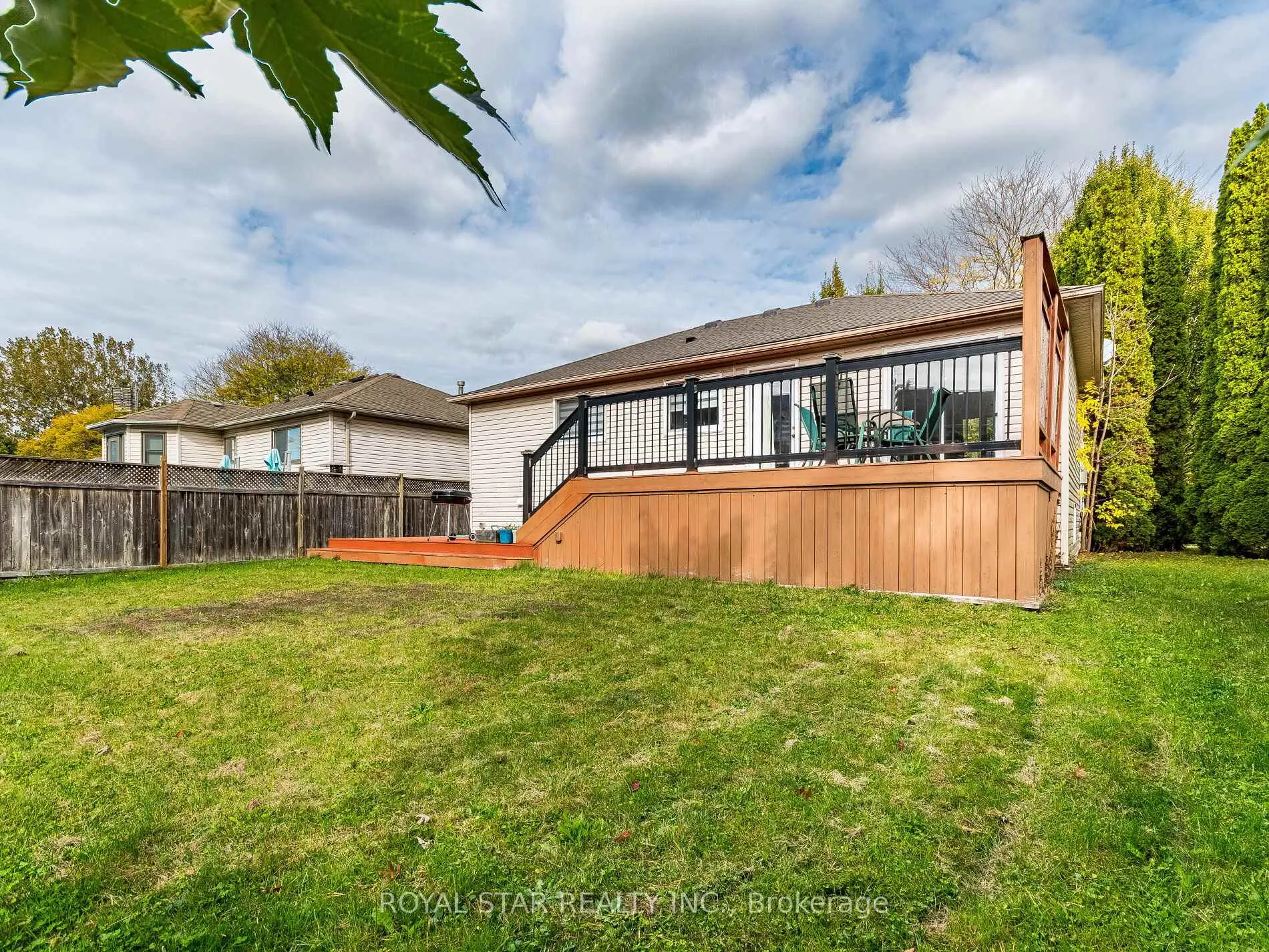 Photo 46 of 18 Woodside Square, Pelham, Fonthill — HOMEH