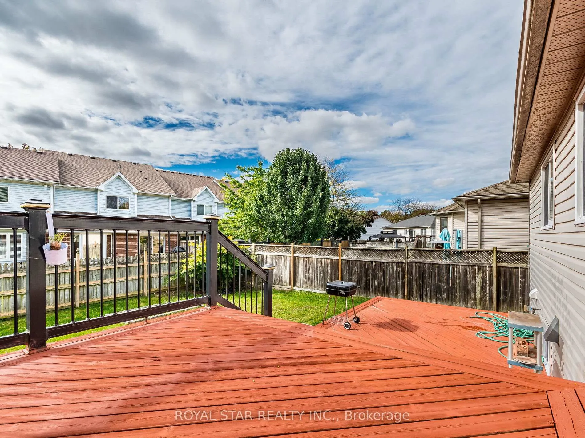 Photo 49 of 18 Woodside Square, Pelham, Fonthill — HOMEH