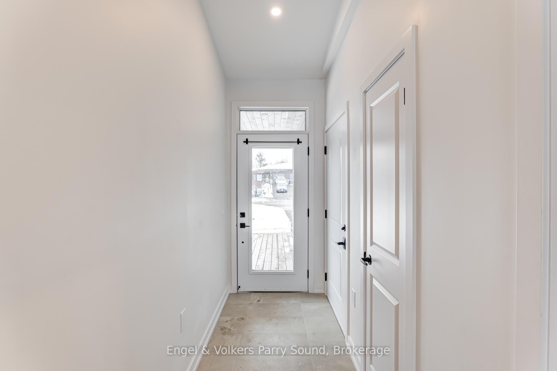 Photo 4 of Unit 1, 63 Winnifred Avenue, Parry Sound — HOMEH