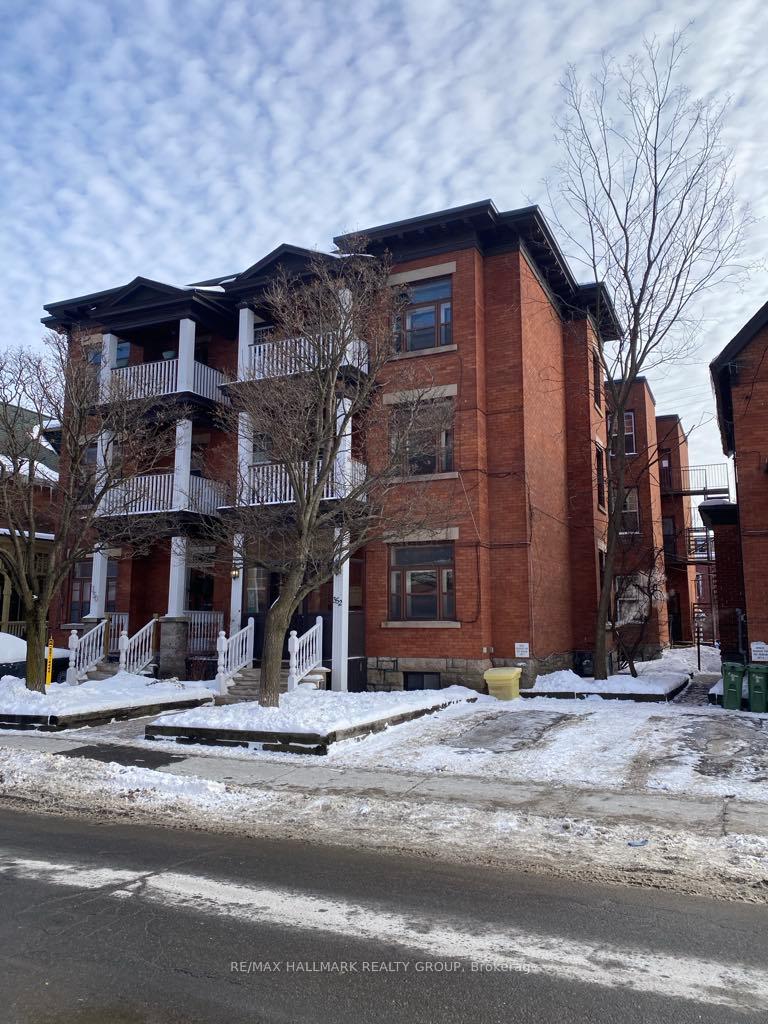 Front of 350-352 Gilmour Street