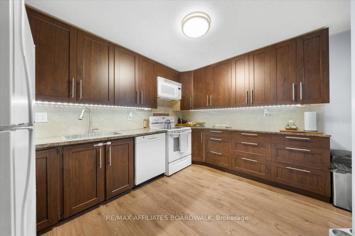 Photo 6 of 1146 Grenoble Crescent, Ottawa, Orleans Wood — HOMEH