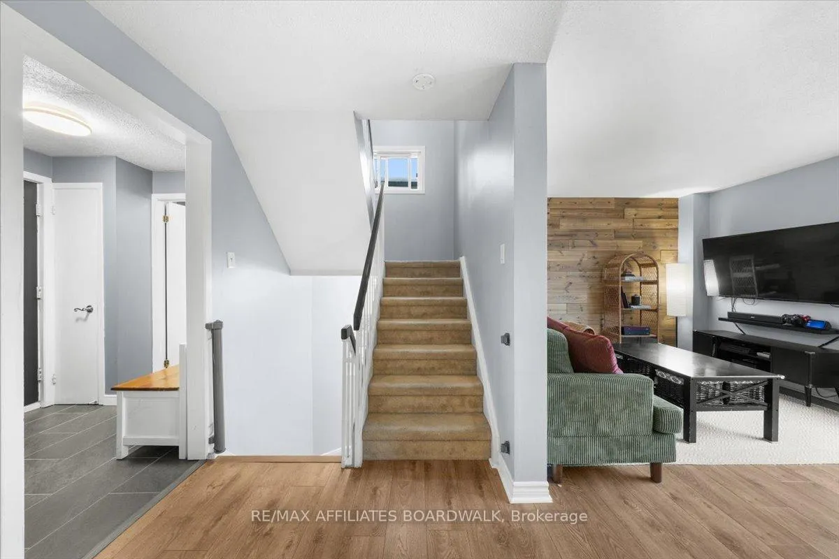 Photo 15 of 1146 Grenoble Crescent, Ottawa, Orleans Wood — HOMEH