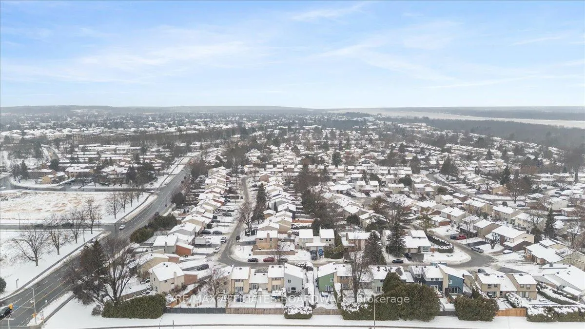Photo 38 of 1146 Grenoble Crescent, Ottawa, Orleans Wood — HOMEH