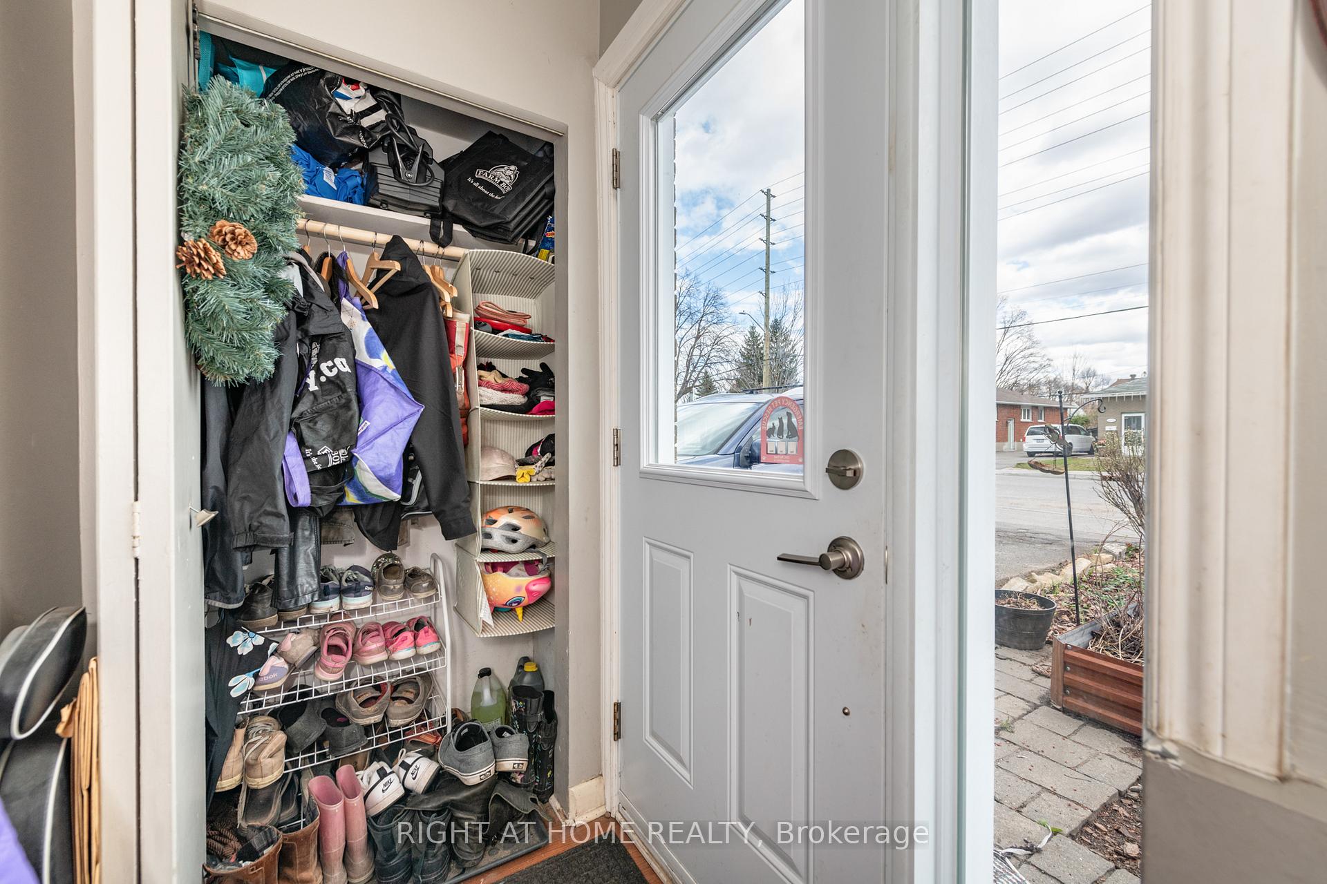 Photo 5 of 2421 Iris Street, Ottawa, Parkway Park — HOMEH