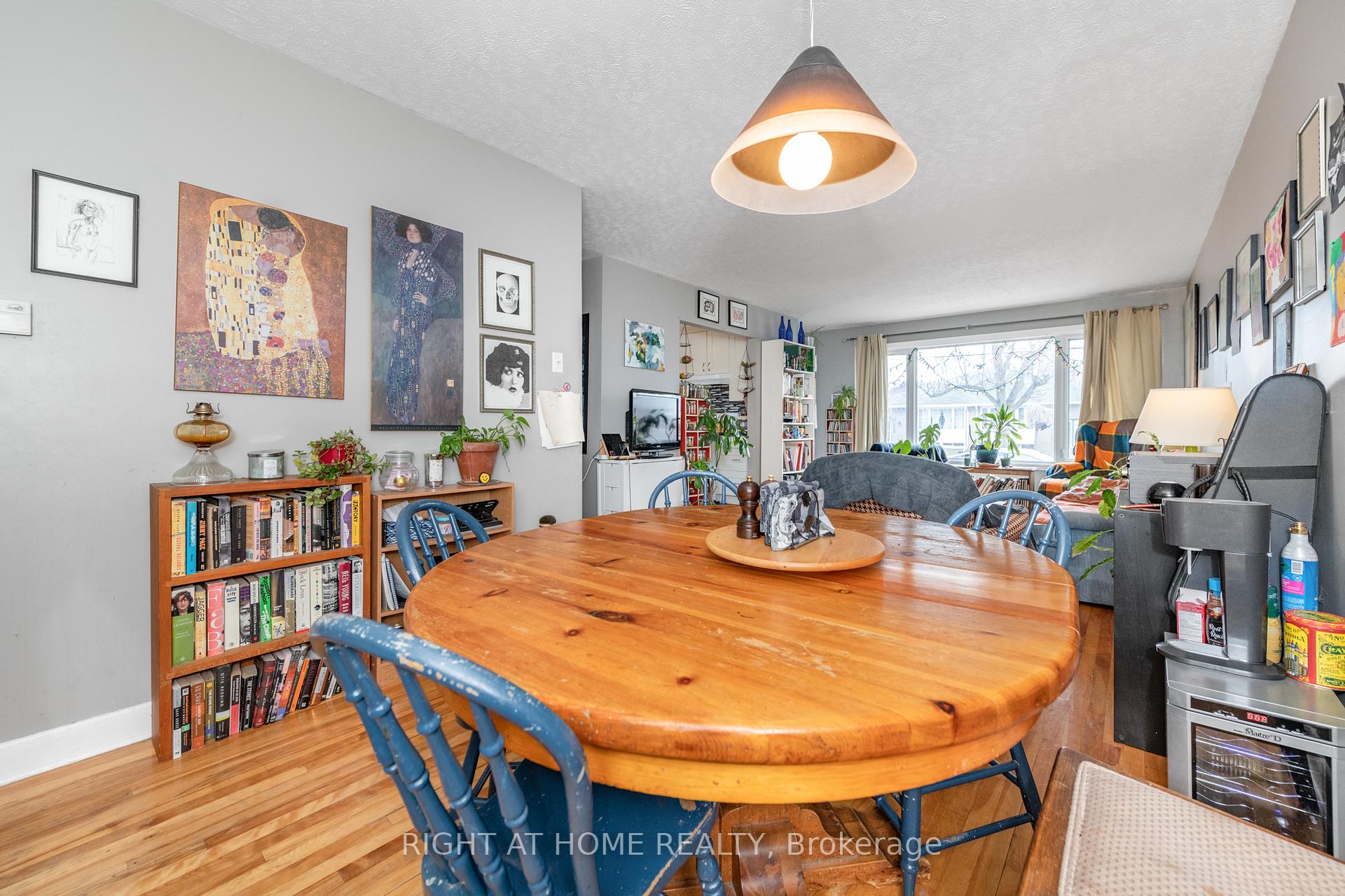 Photo 9 of 2421 Iris Street, Ottawa, Parkway Park — HOMEH