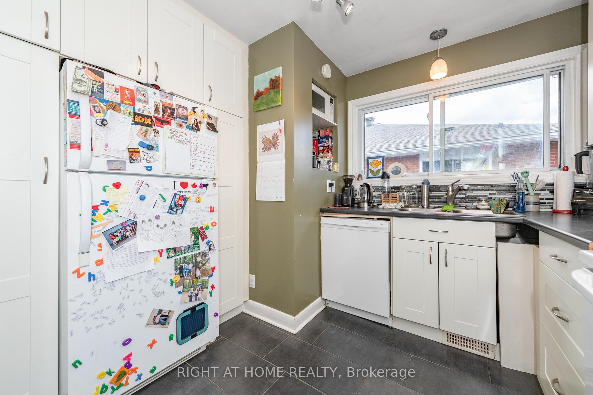 Photo 15 of 2421 Iris Street, Ottawa, Parkway Park — HOMEH