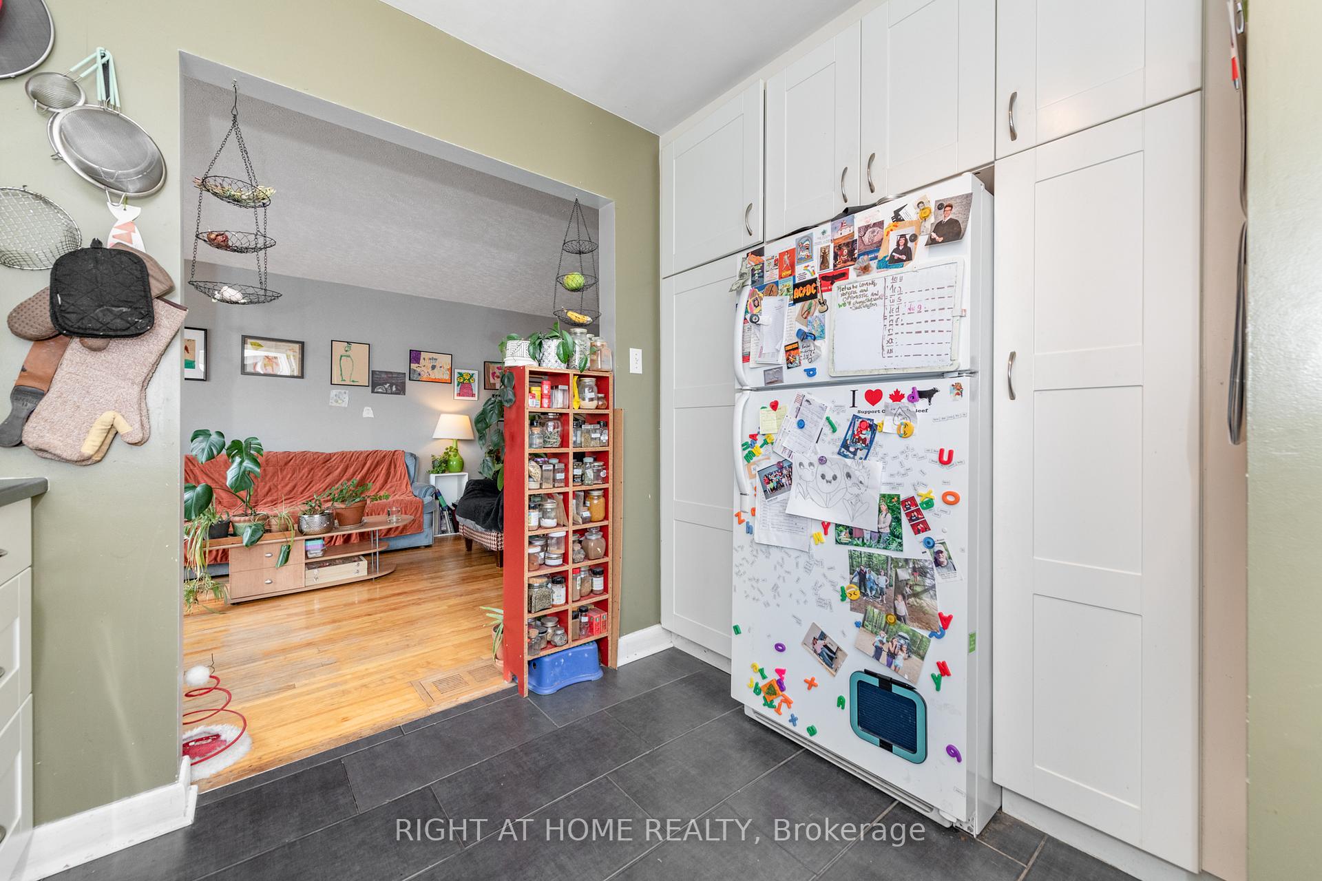 Photo 16 of 2421 Iris Street, Ottawa, Parkway Park — HOMEH