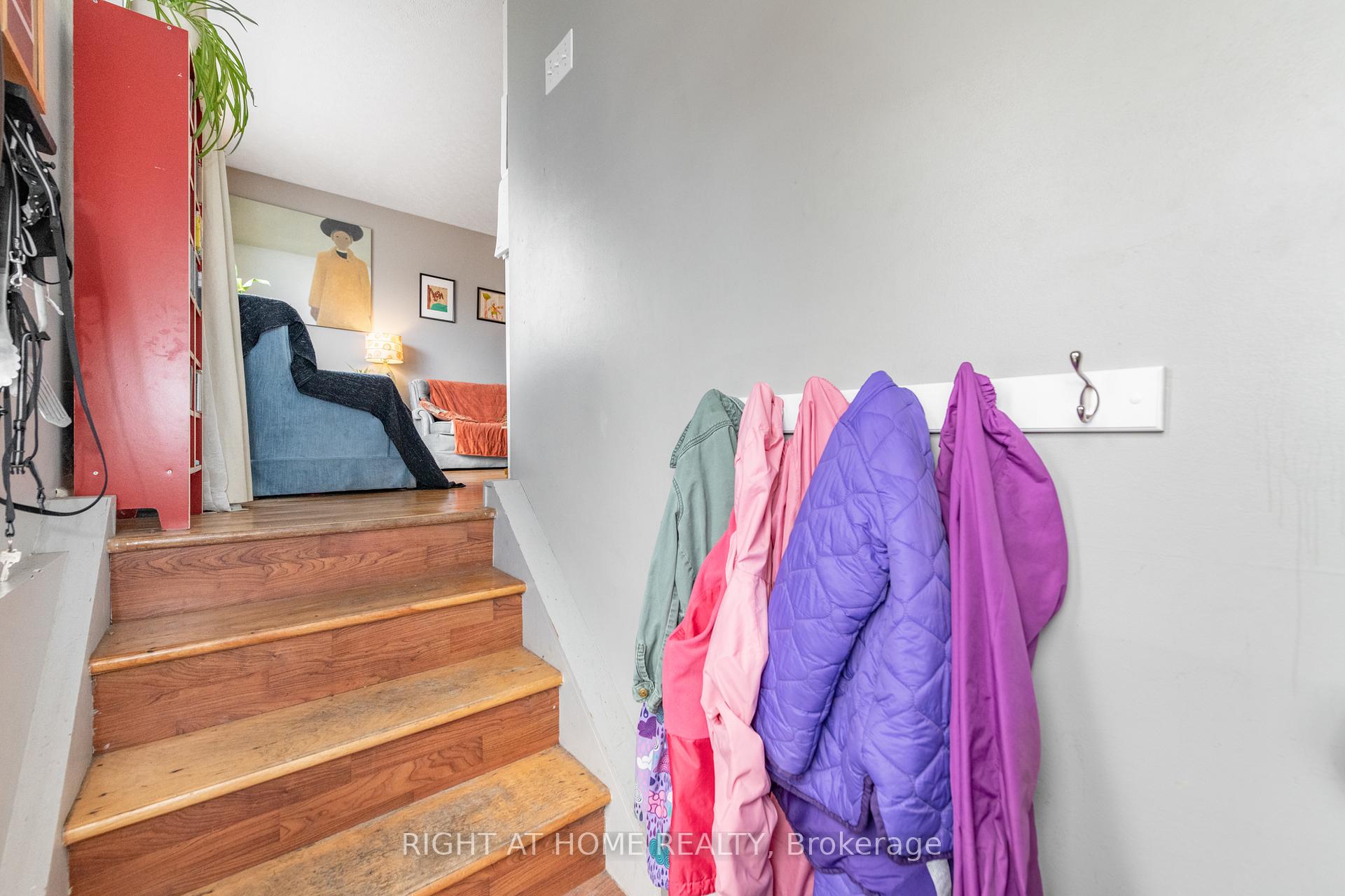 Photo 28 of 2421 Iris Street, Ottawa, Parkway Park — HOMEH