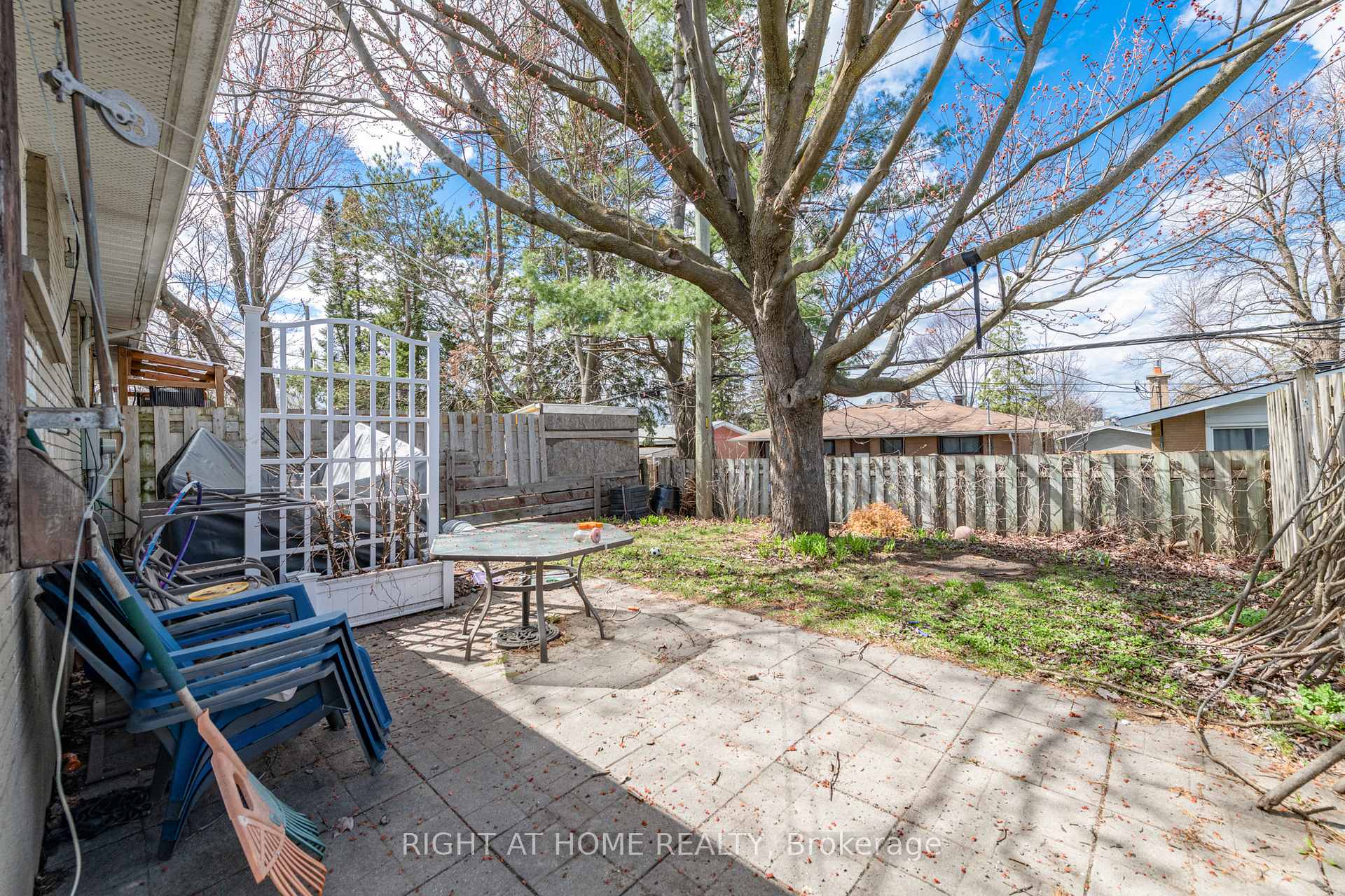 Photo 34 of 2421 Iris Street, Ottawa, Parkway Park — HOMEH